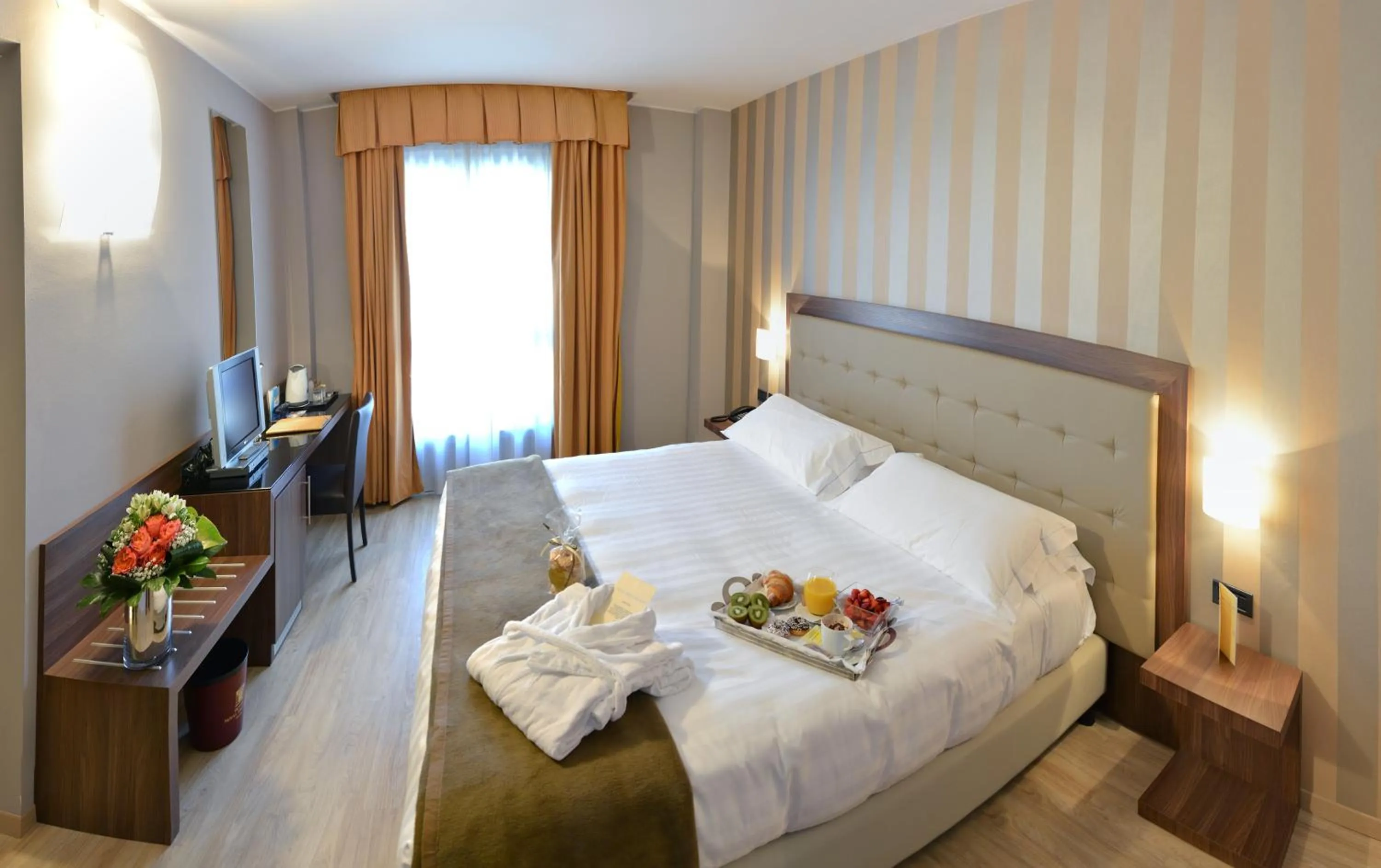 Bedroom, Bed in Hotel Royal Falcone