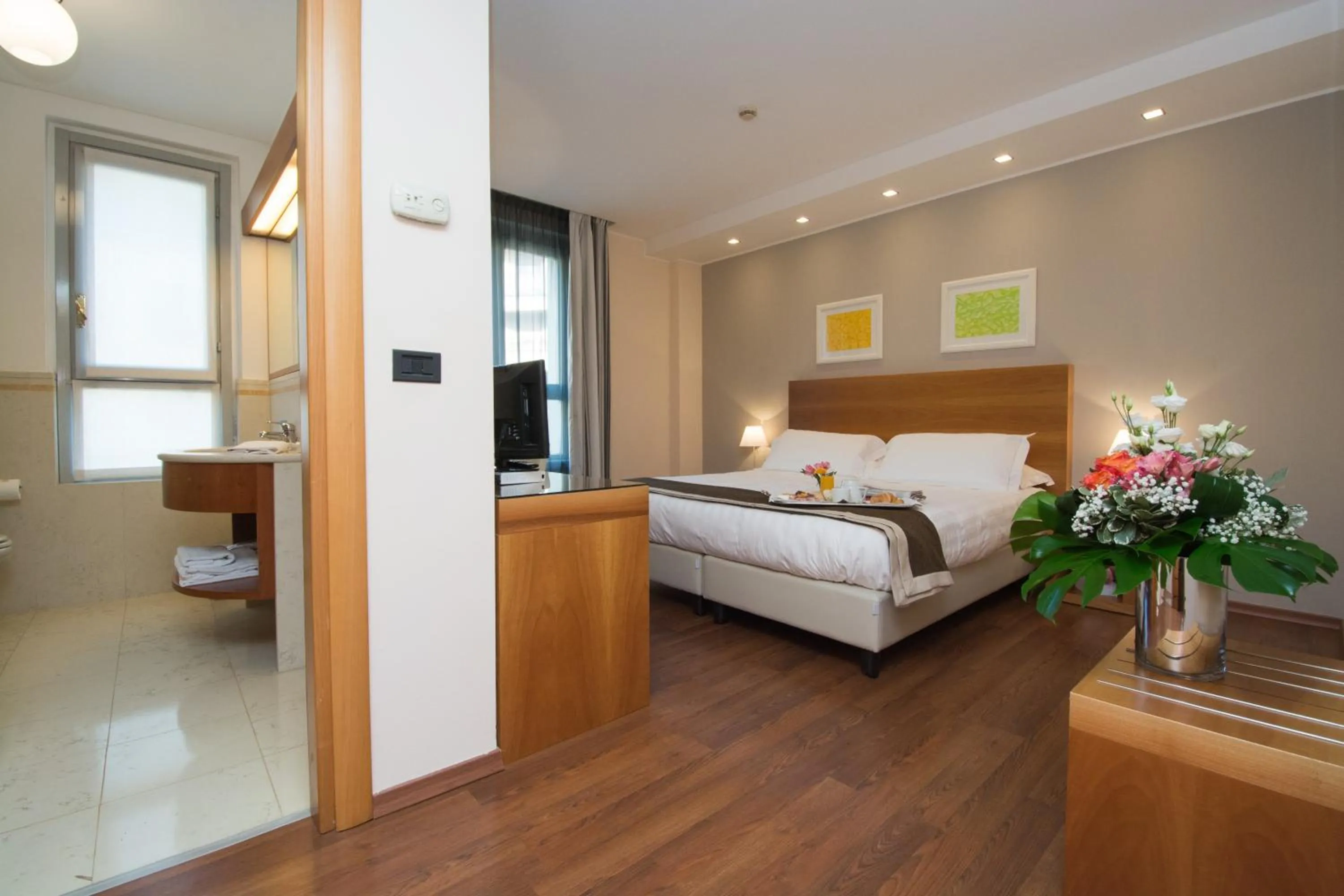 Bedroom, Bed in Hotel Royal Falcone