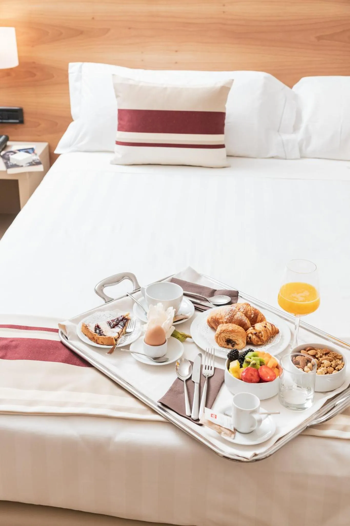 Continental breakfast, Bed in Hotel Royal Falcone
