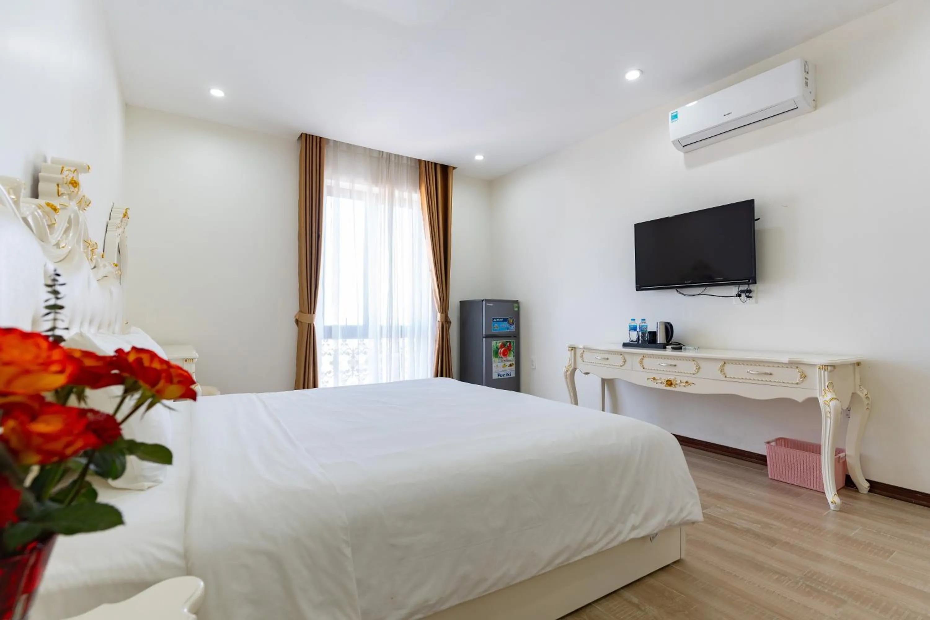 Photo of the whole room, Bed in Grand Hill Hotel & Apartment