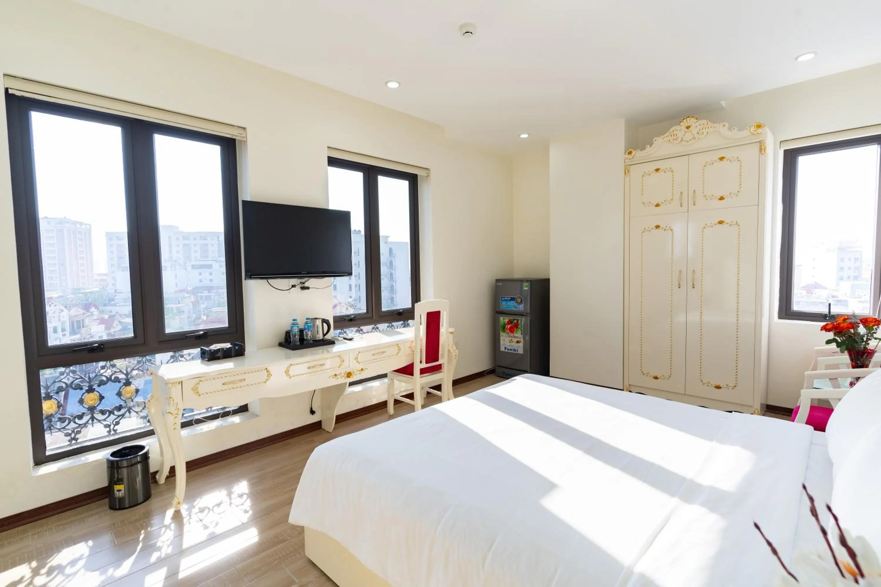 Photo of the whole room, Bed in Grand Hill Hotel & Apartment