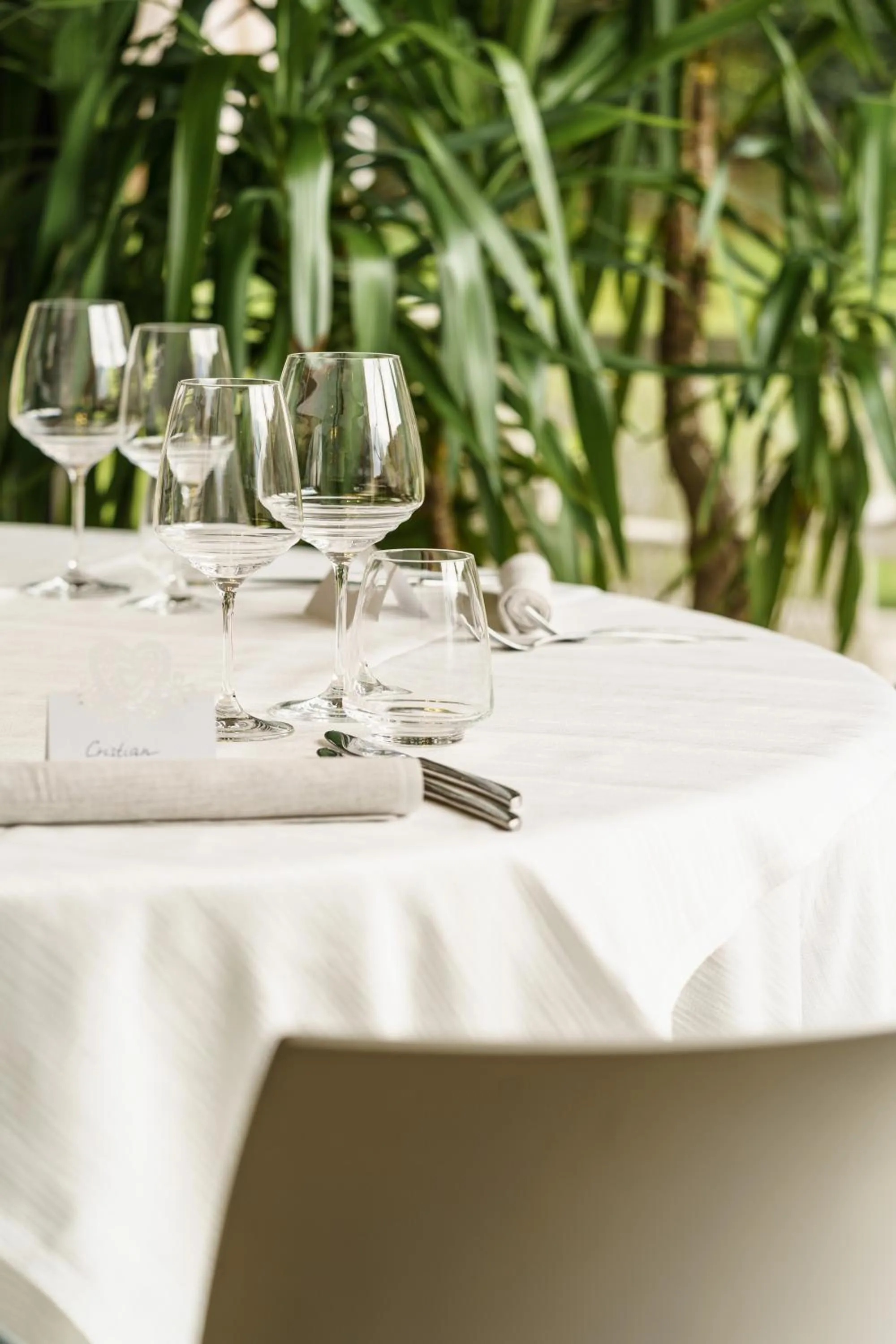 Restaurant/places to eat in Red's Redaelli Hotel