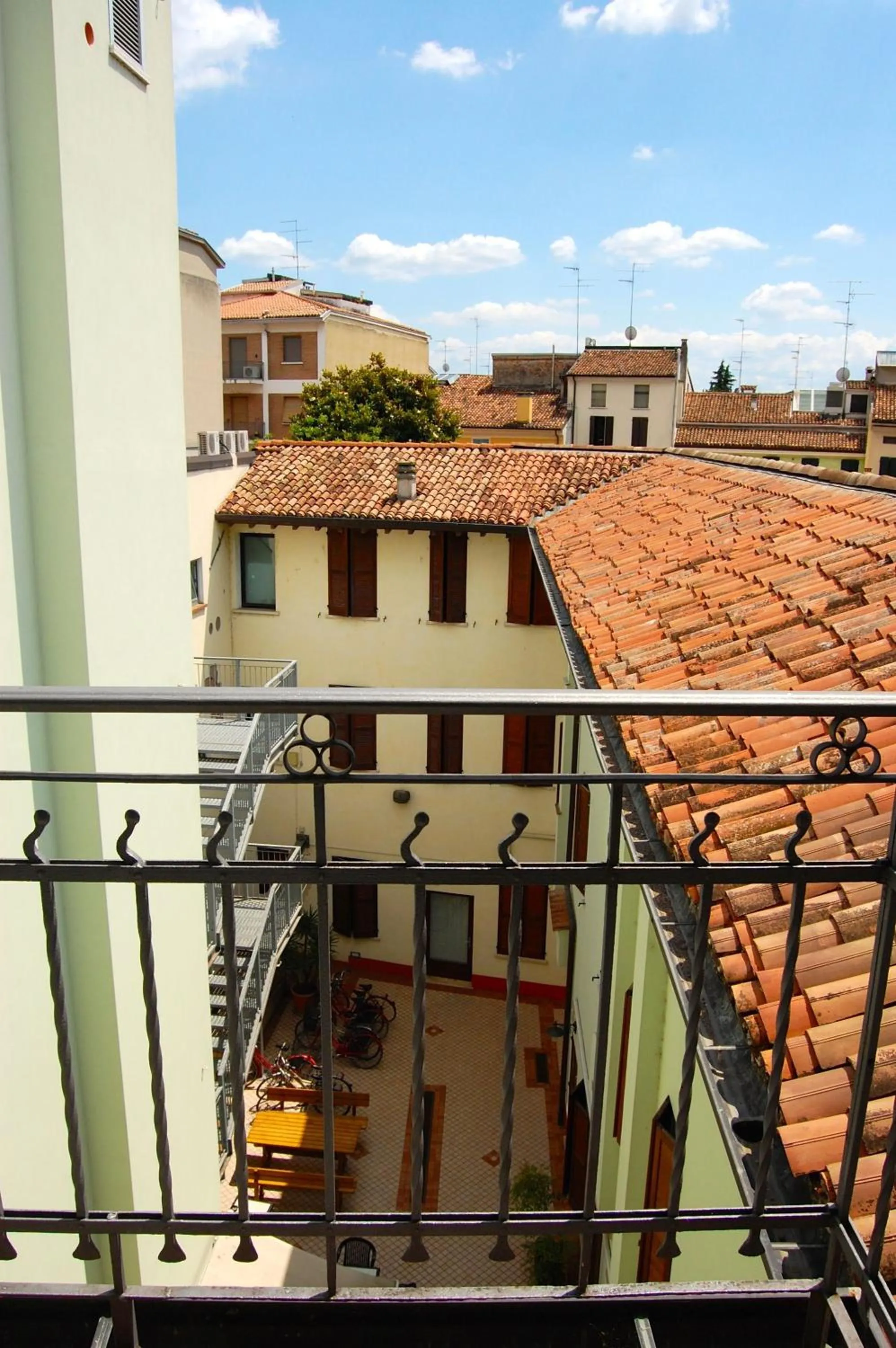 Balcony/Terrace in Hotel Mantegna Stazione, MantegnaHotels