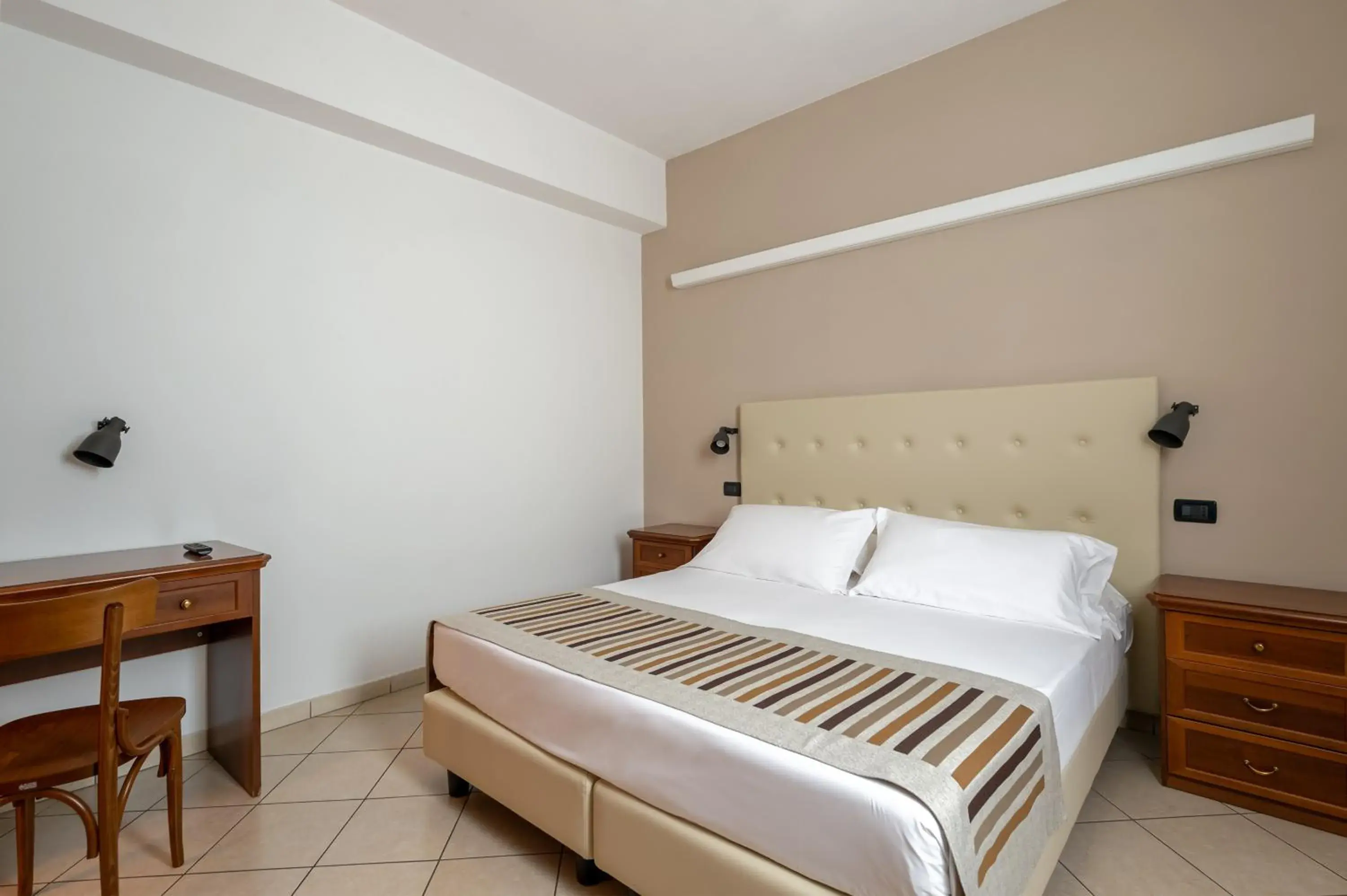 Standard Double or Twin Room in Hotel Mantegna Stazione, MantegnaHotels Standard Double or Twin Room in Hotel Mantegna Stazione, MantegnaHotels