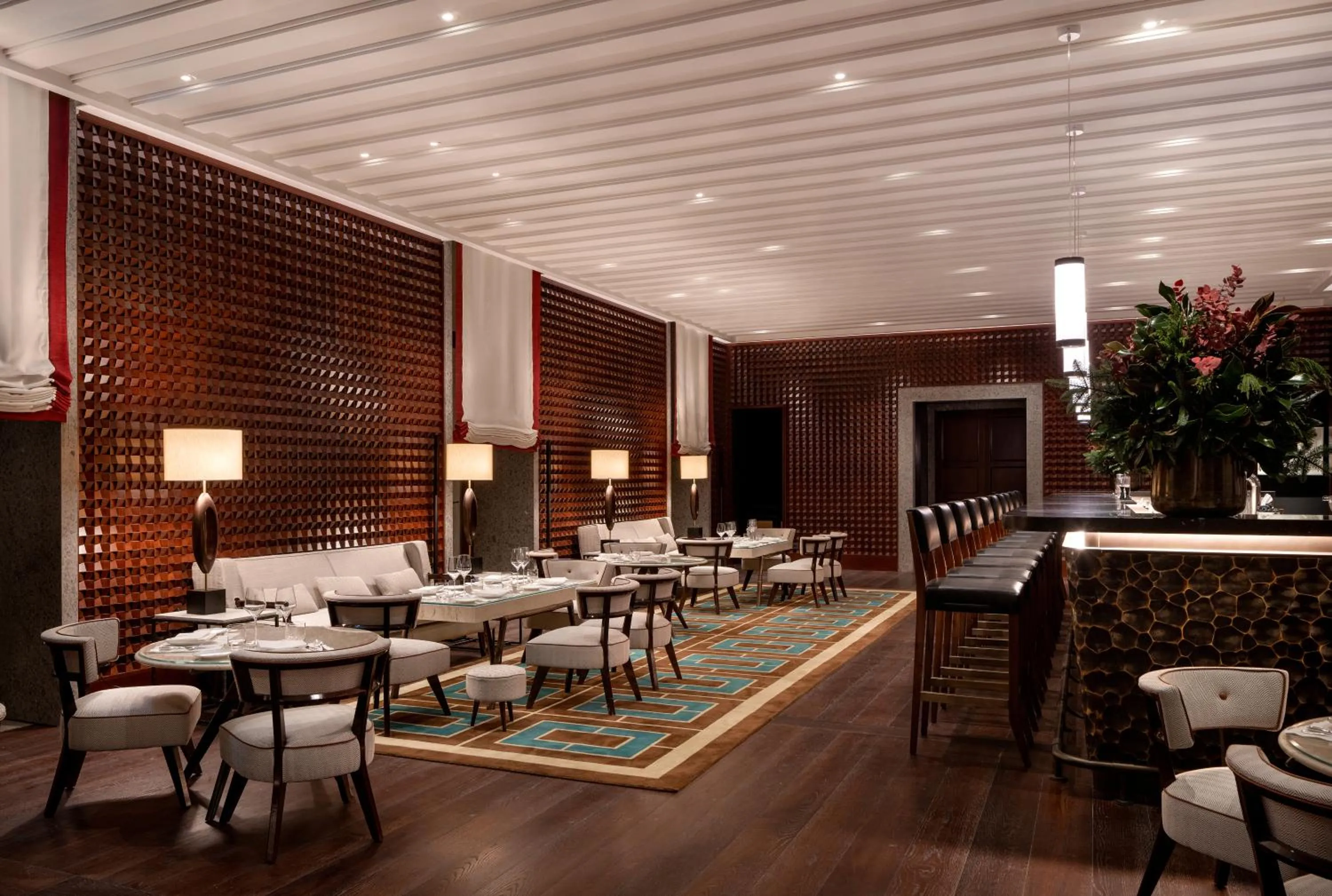 Lounge or bar in Portrait Milano - Lungarno Collection