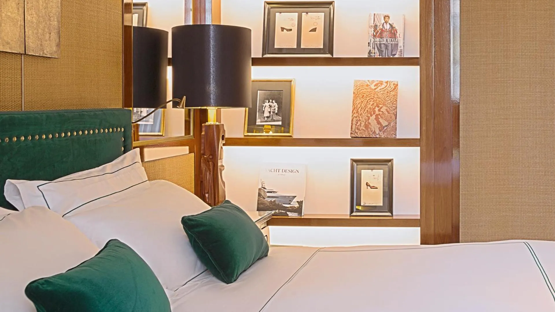 Bed in Portrait Milano - Lungarno Collection