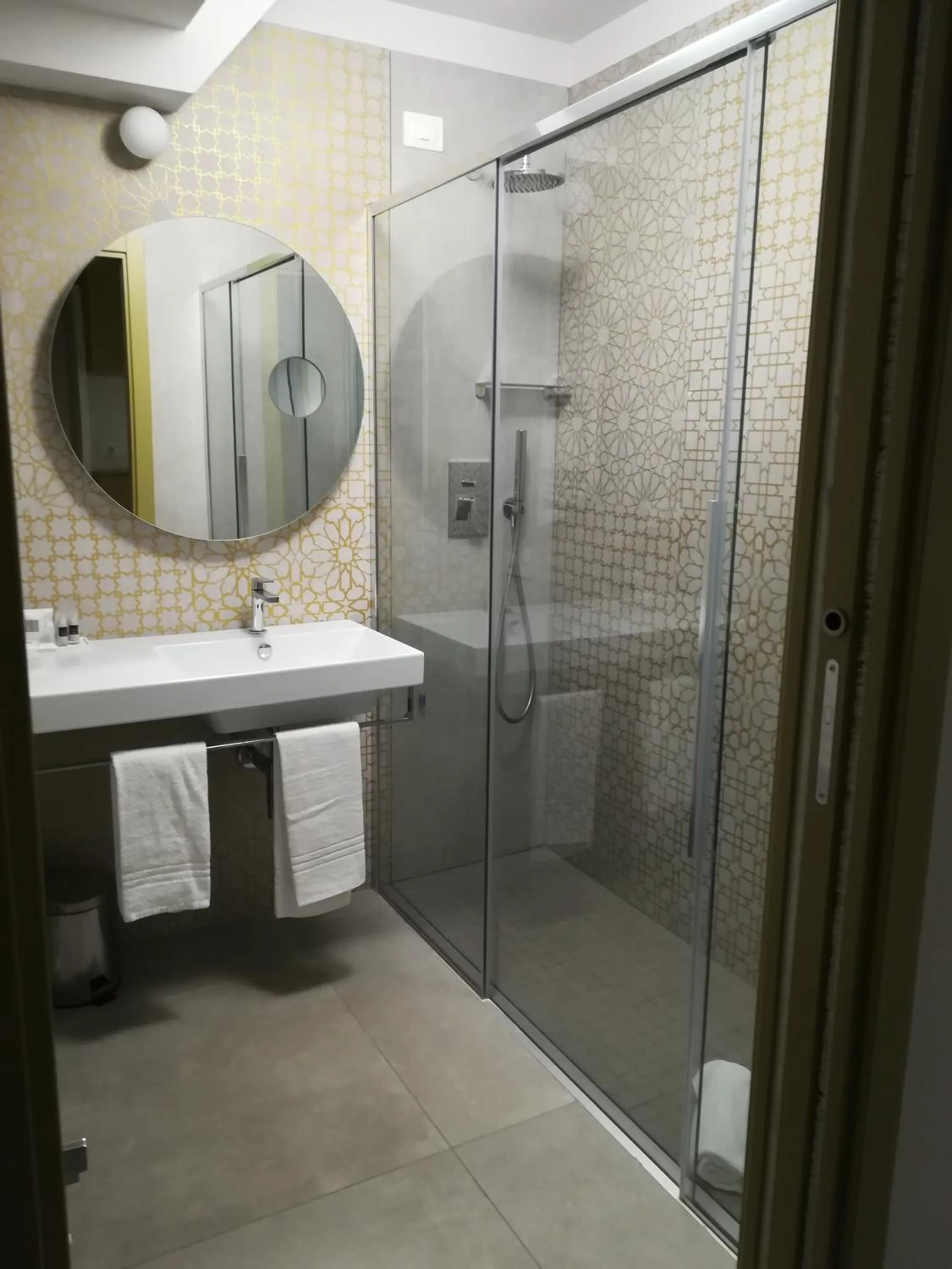 Bathroom in Hotel Malavoglia
