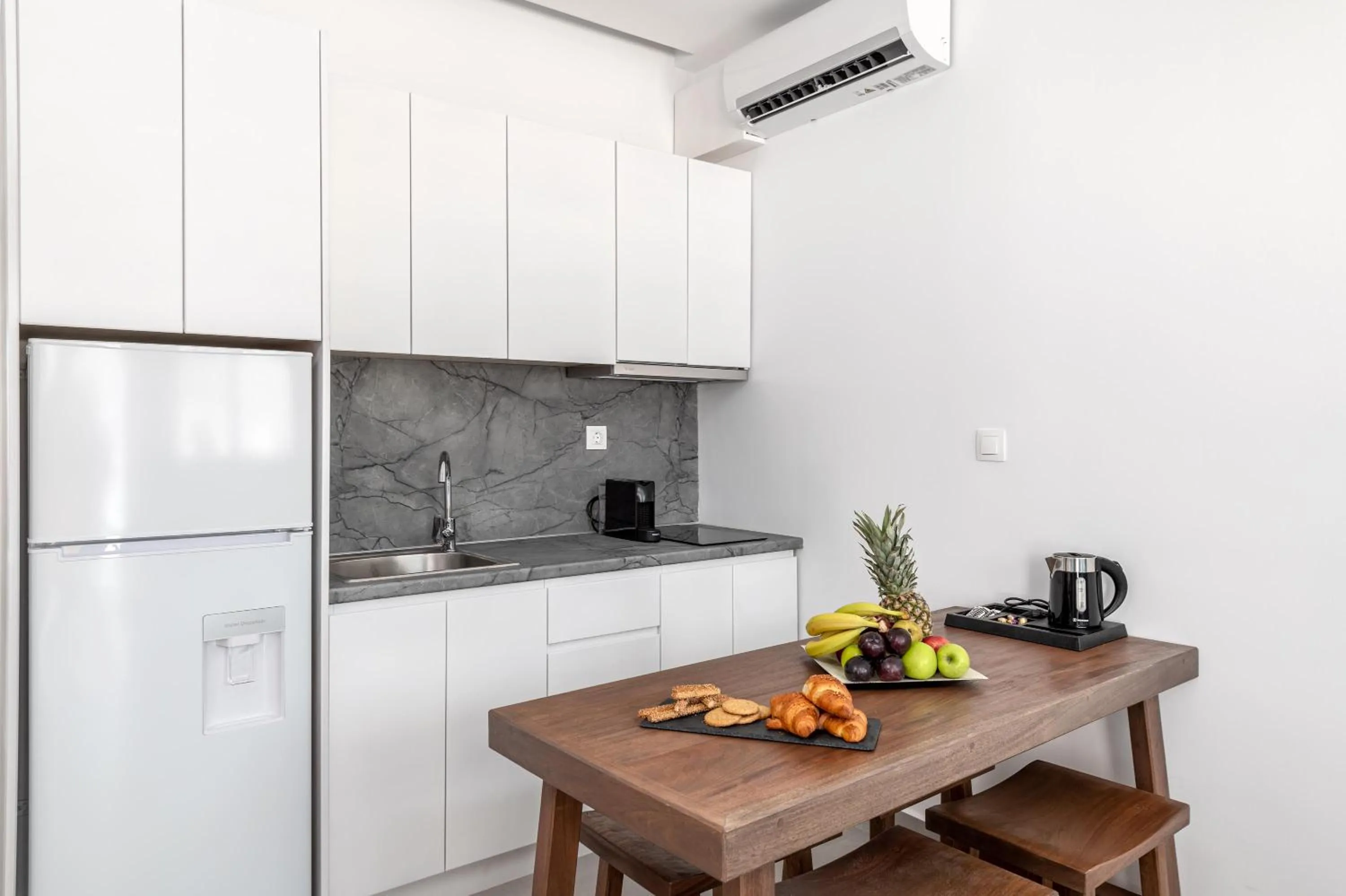 Coffee/tea facilities in Kellys Luxury Apartments