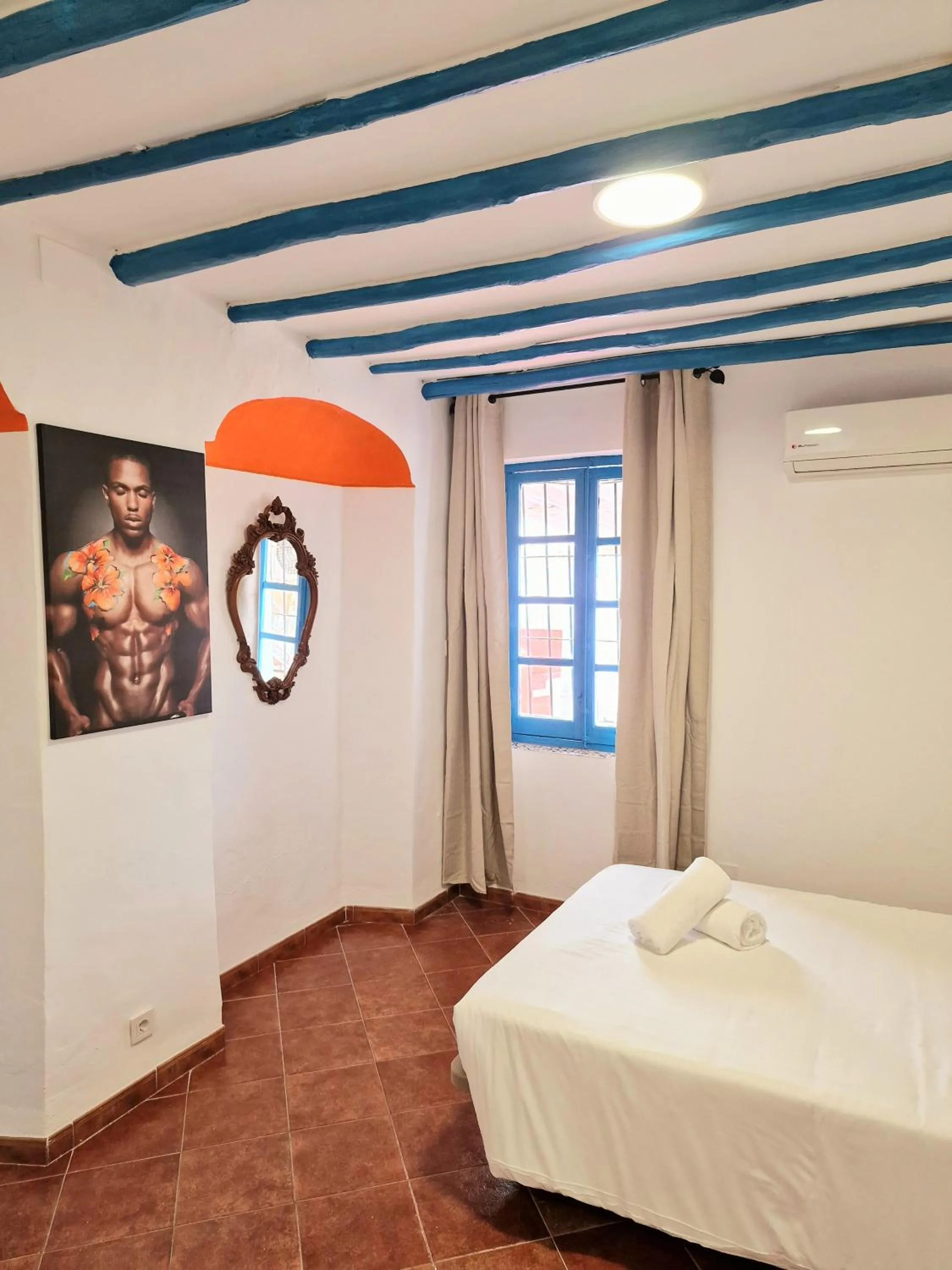 Photo of the whole room, Bed in Arc House Mezquita - Only adults