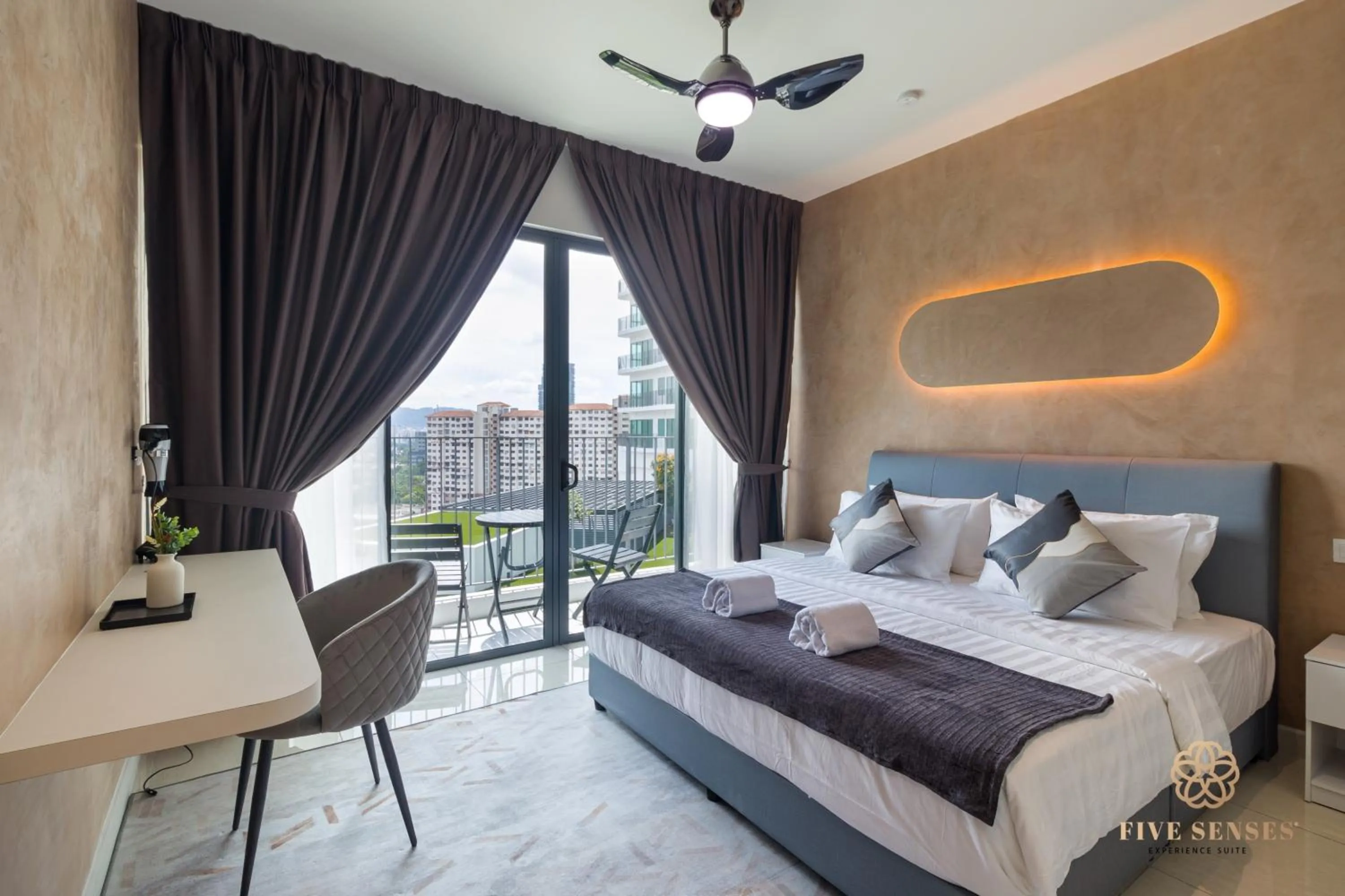 Bedroom, Bed in Datum Jelatek Sky Residence KLCC, Five Senses