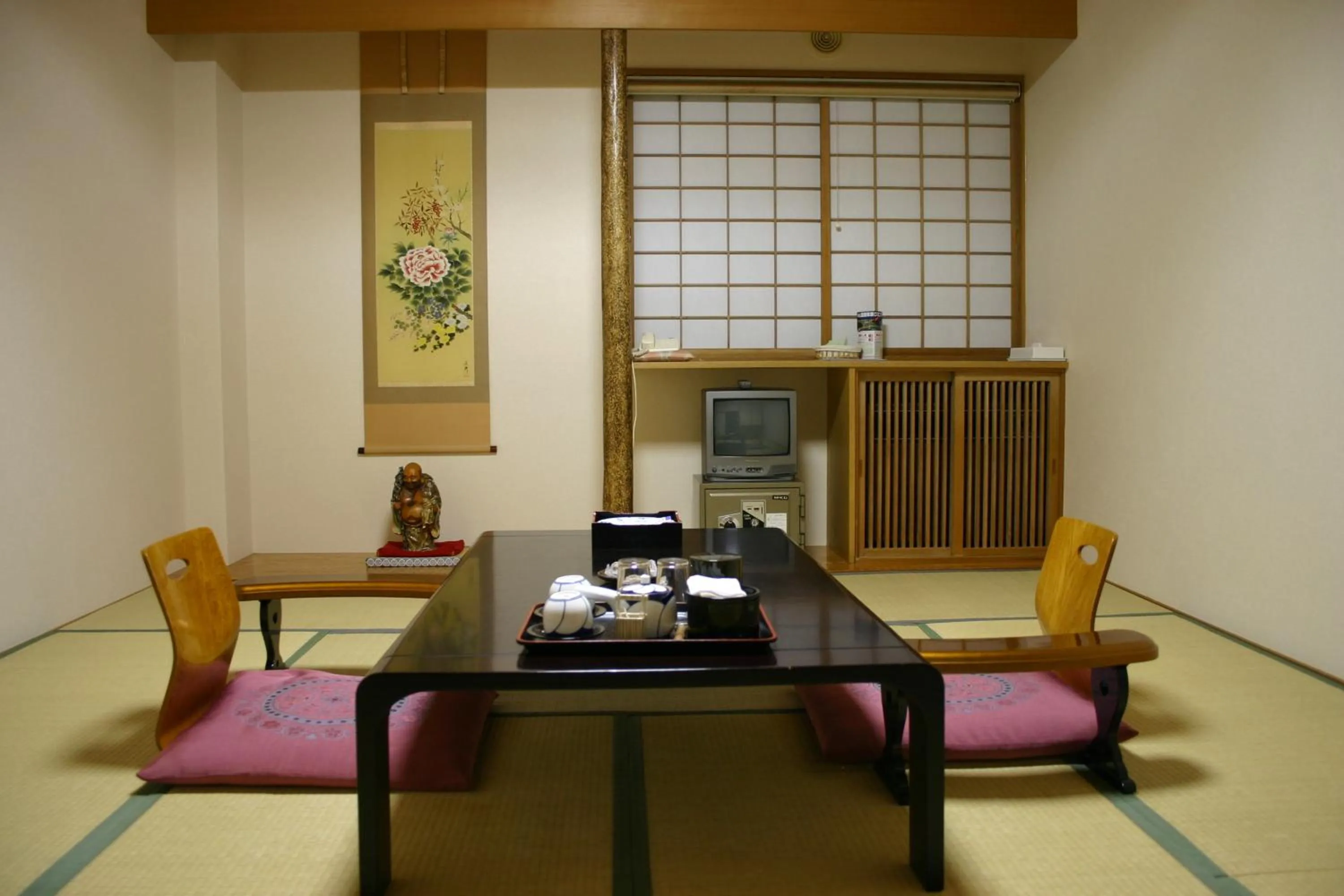 Photo of the whole room in Daikokuya Ryokan