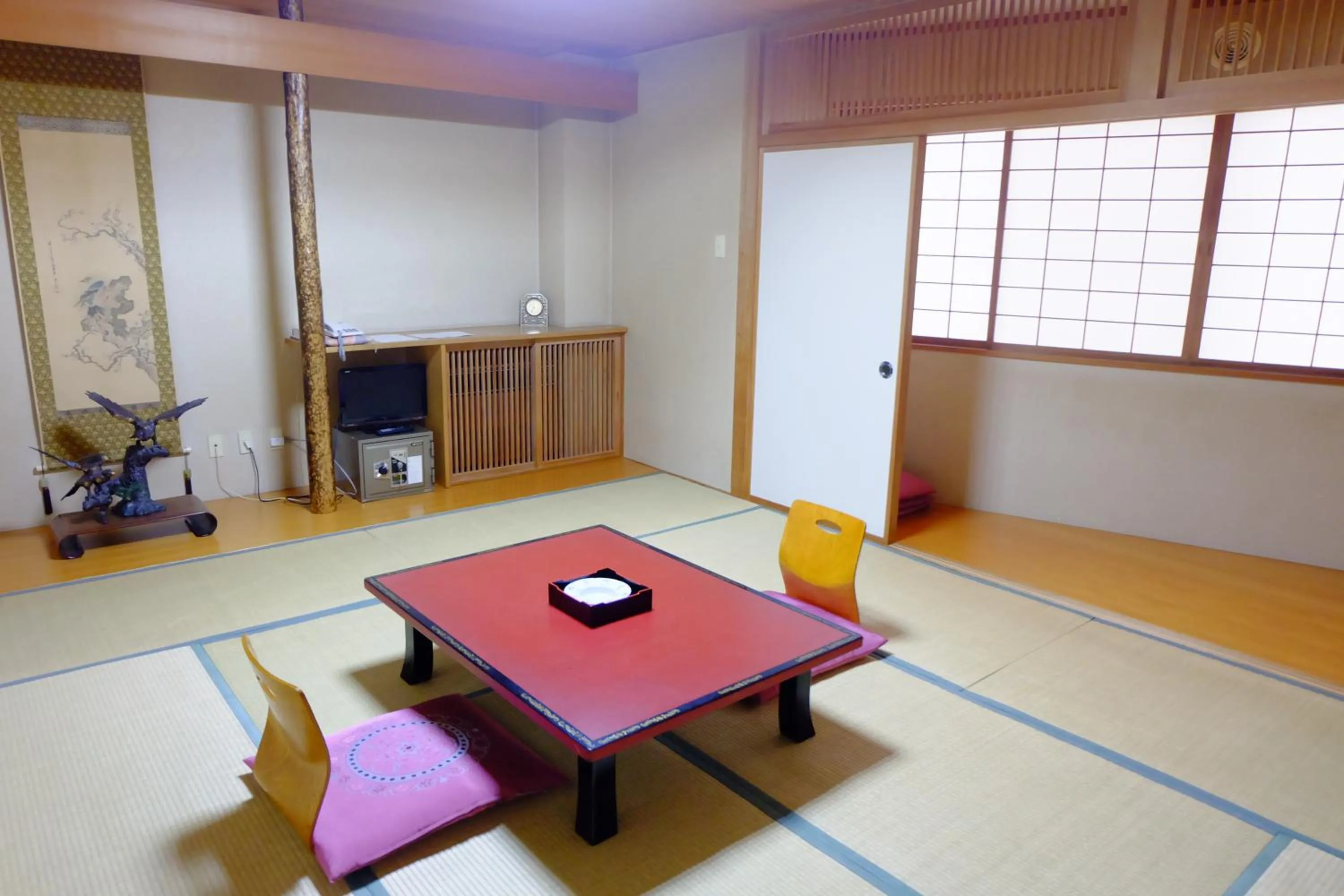 Photo of the whole room in Daikokuya Ryokan