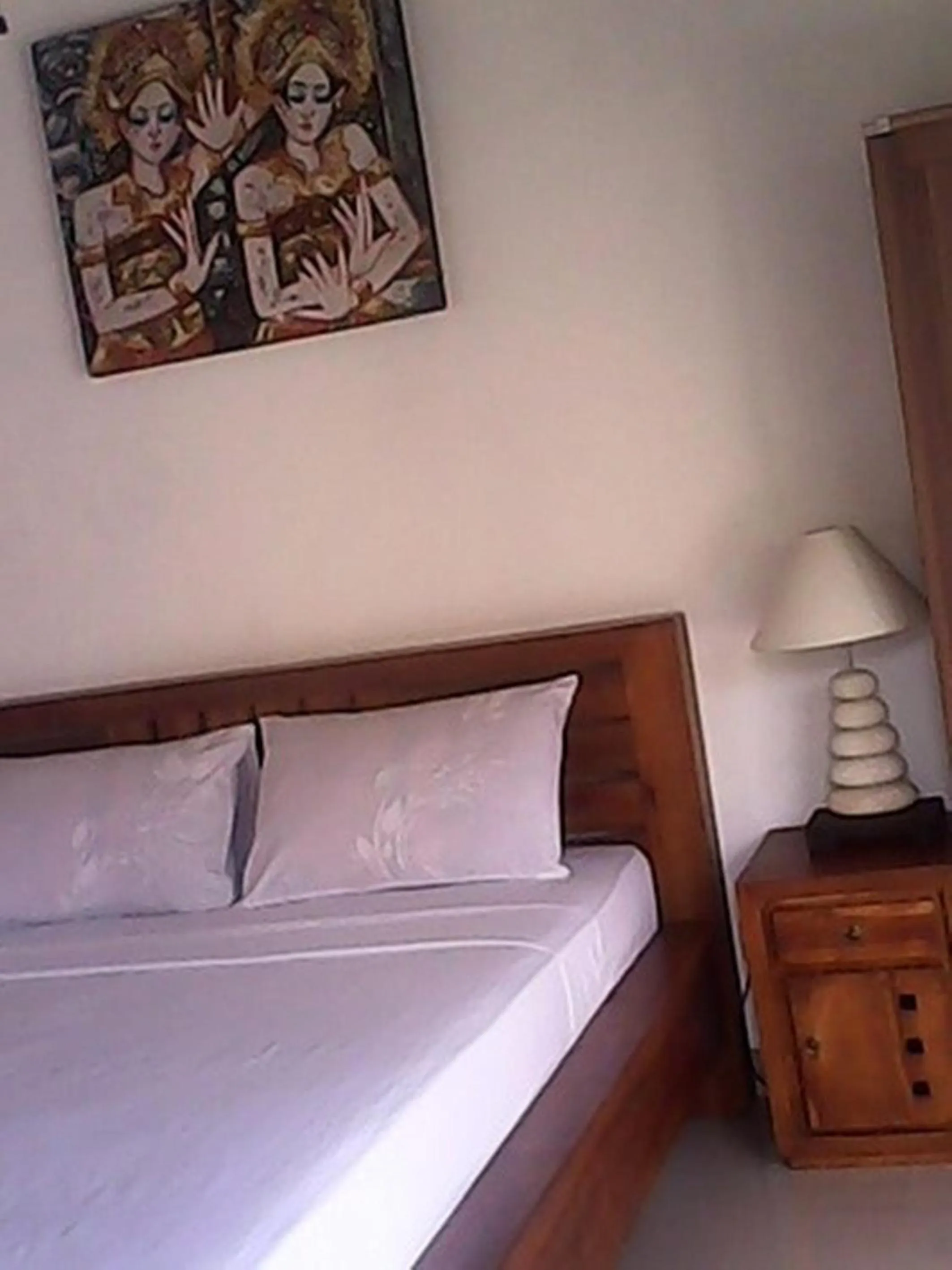 Photo of the whole room, Bed in Bali Sari Homestay