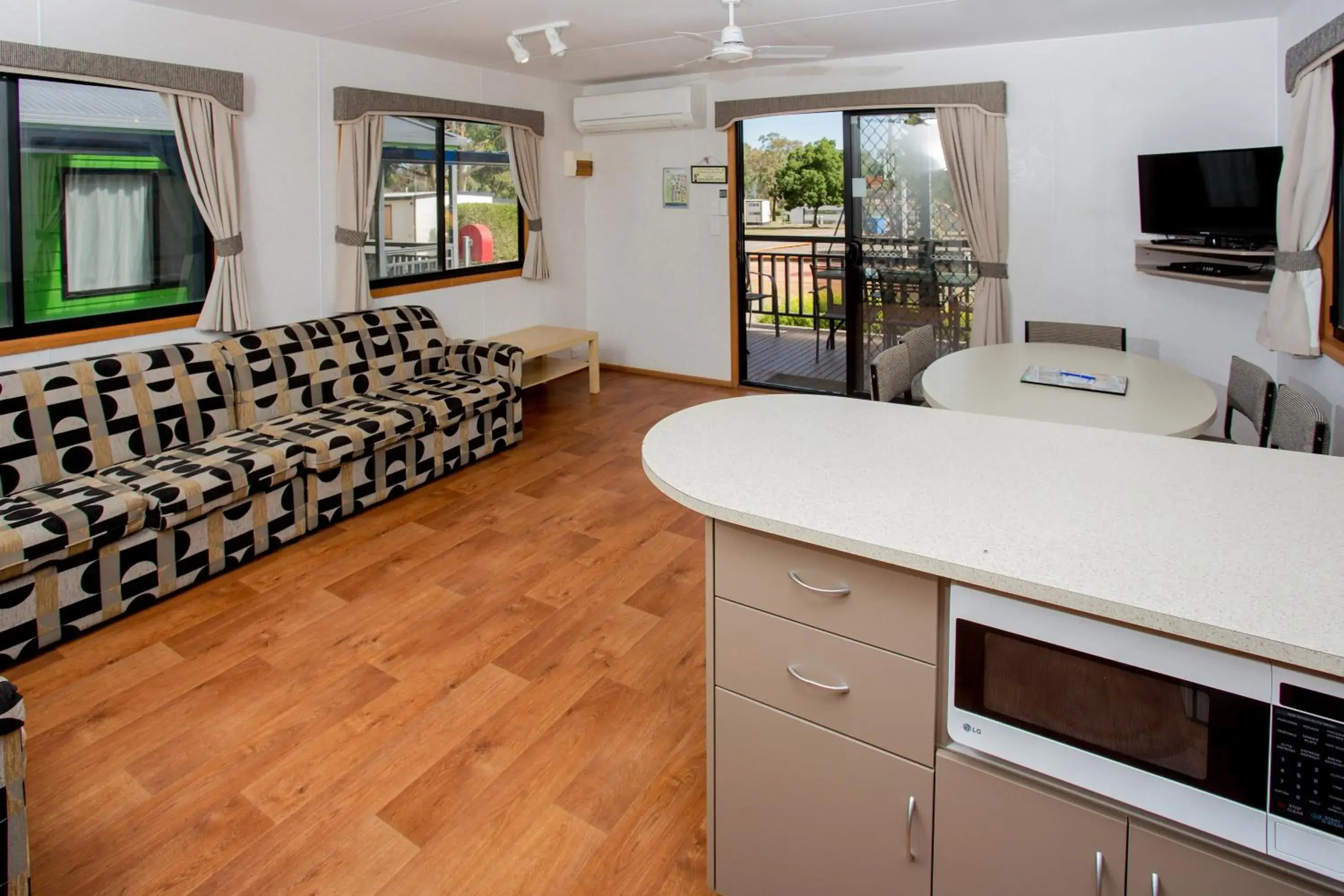 Family Cabin (5 Guests) in BIG4 Bendigo Park Lane Holiday Park Family Cabin (5 Guests) in BIG4 Bendigo Park Lane Holiday Park