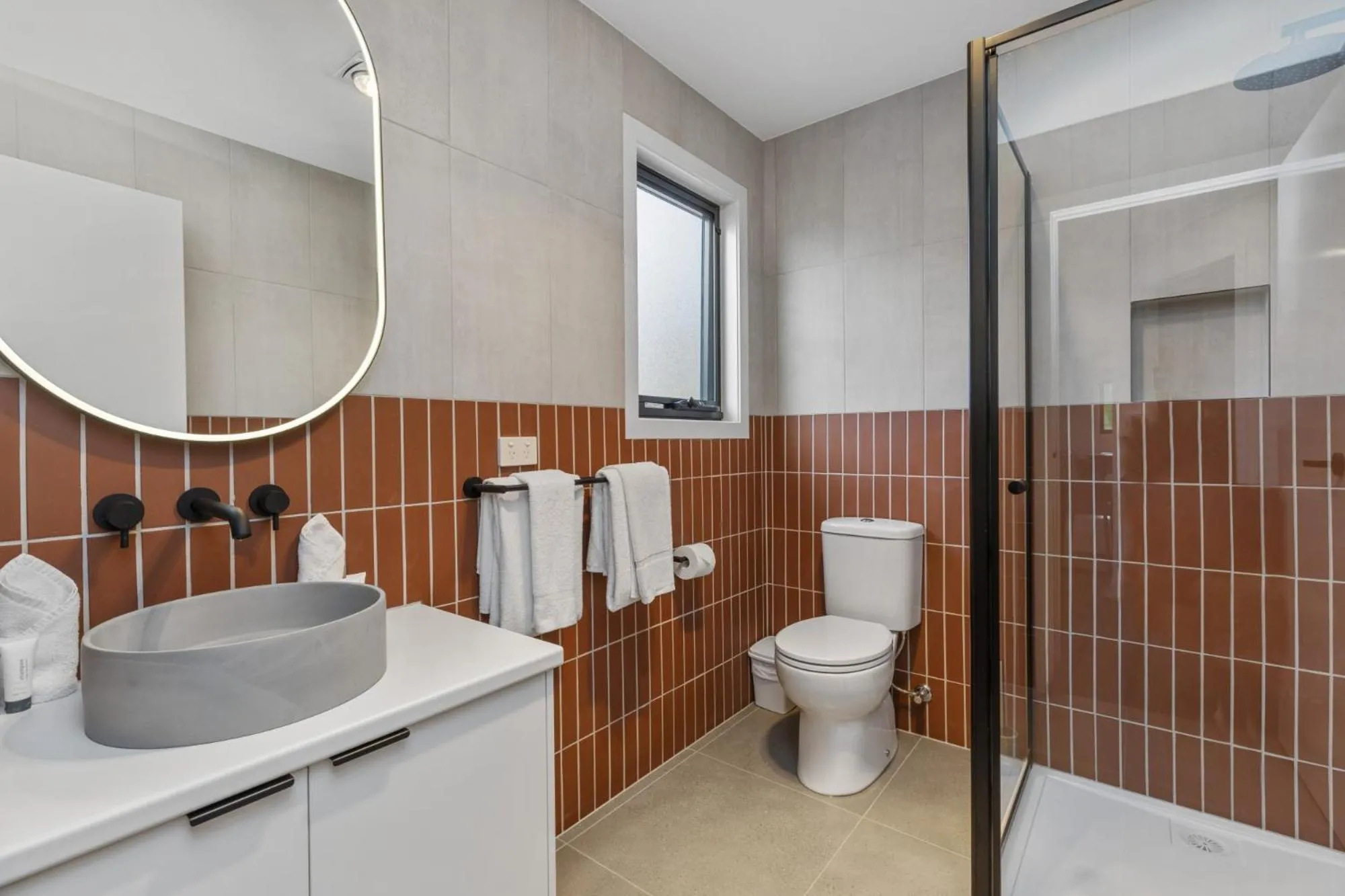 Shower in BIG4 Bendigo Park Lane Holiday Park