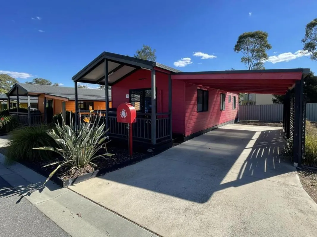 Property building in BIG4 Bendigo Park Lane Holiday Park