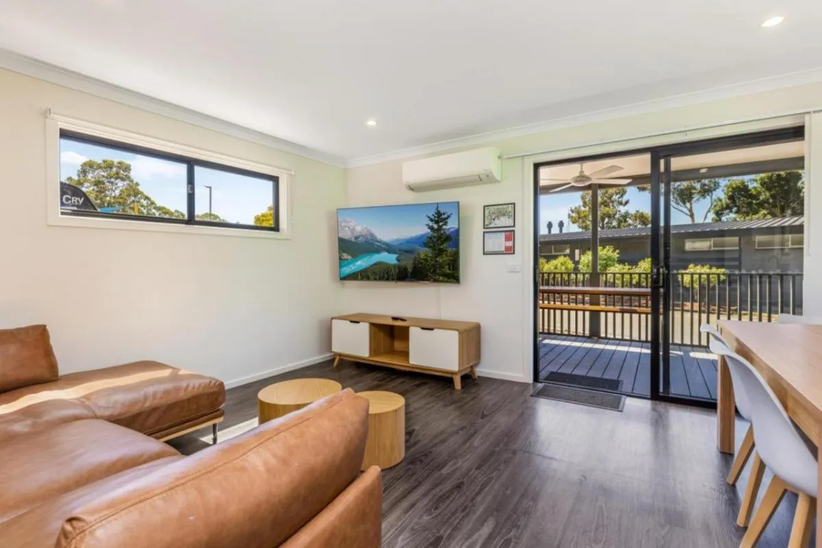 Living room in BIG4 Bendigo Park Lane Holiday Park