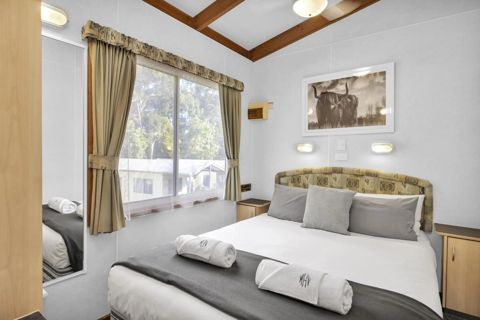 Bed in Metung Holiday Villas