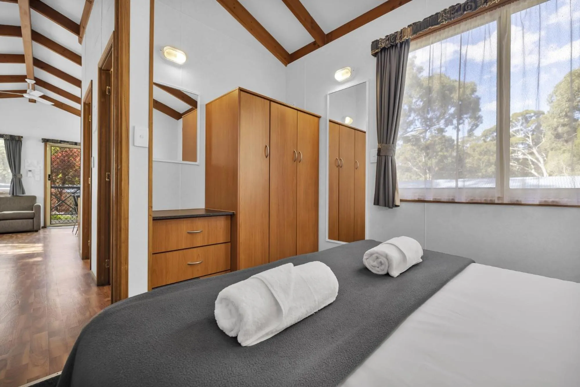 Bed in Metung Holiday Villas