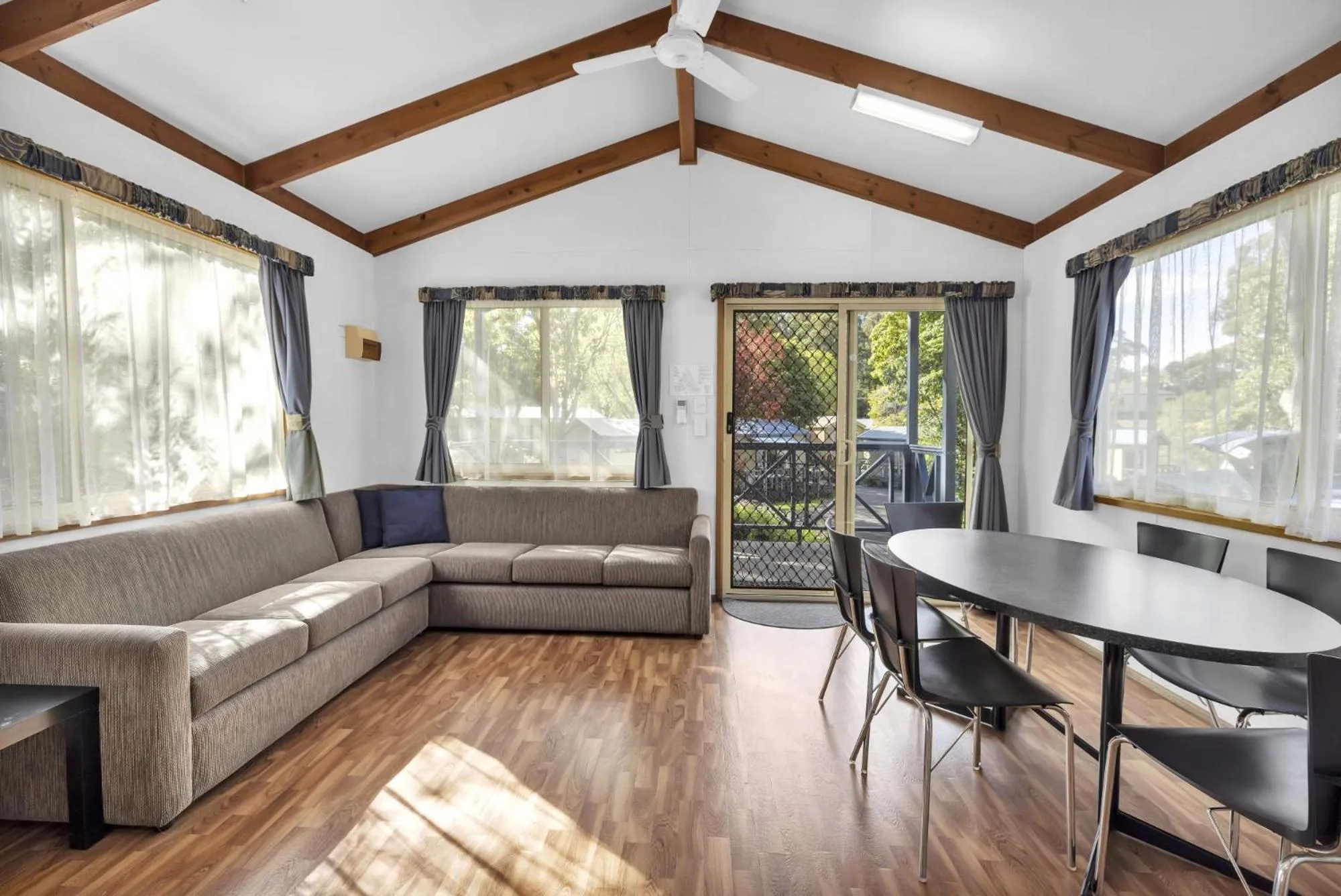 Patio in Metung Holiday Villas