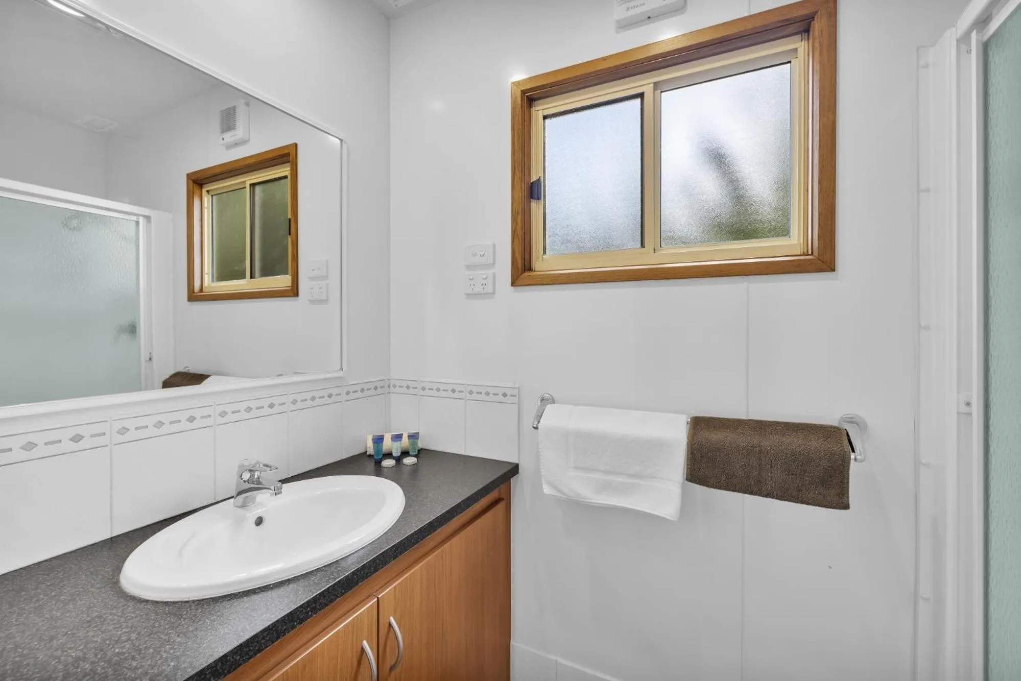 Bathroom in Metung Holiday Villas