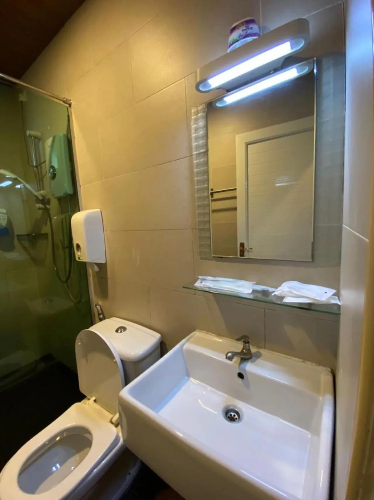 Bathroom in Highlanders Garden Guesthouse at Arundina Cameron Highlands