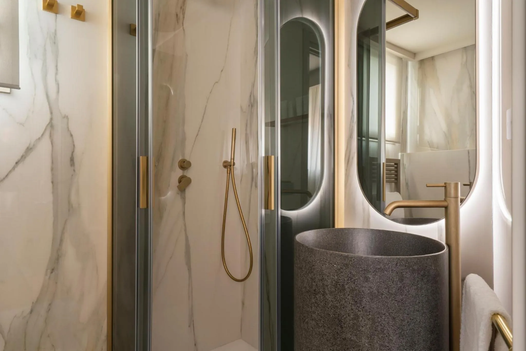 Shower in Hotel Centrale