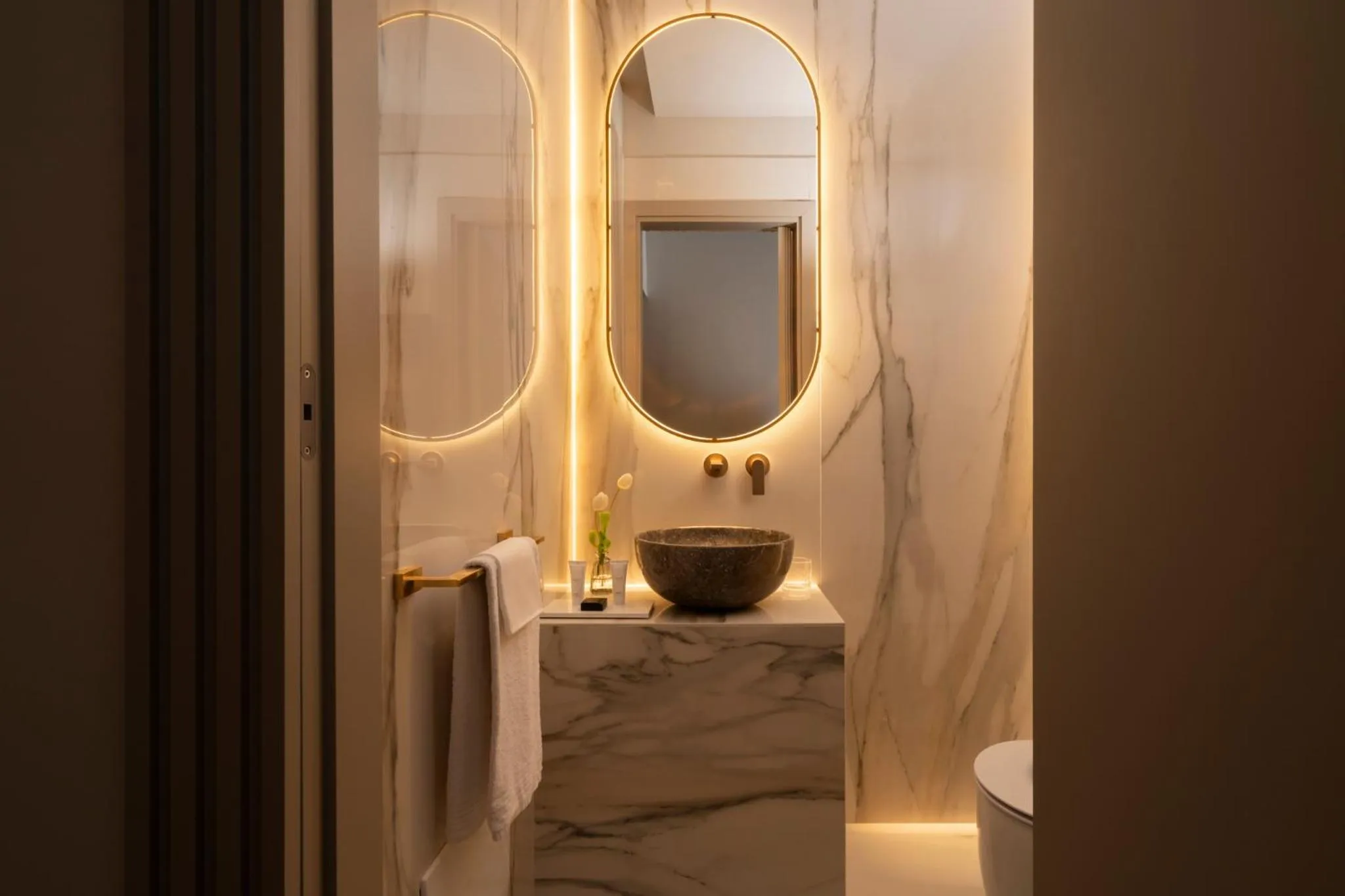 Toilet in Hotel Centrale