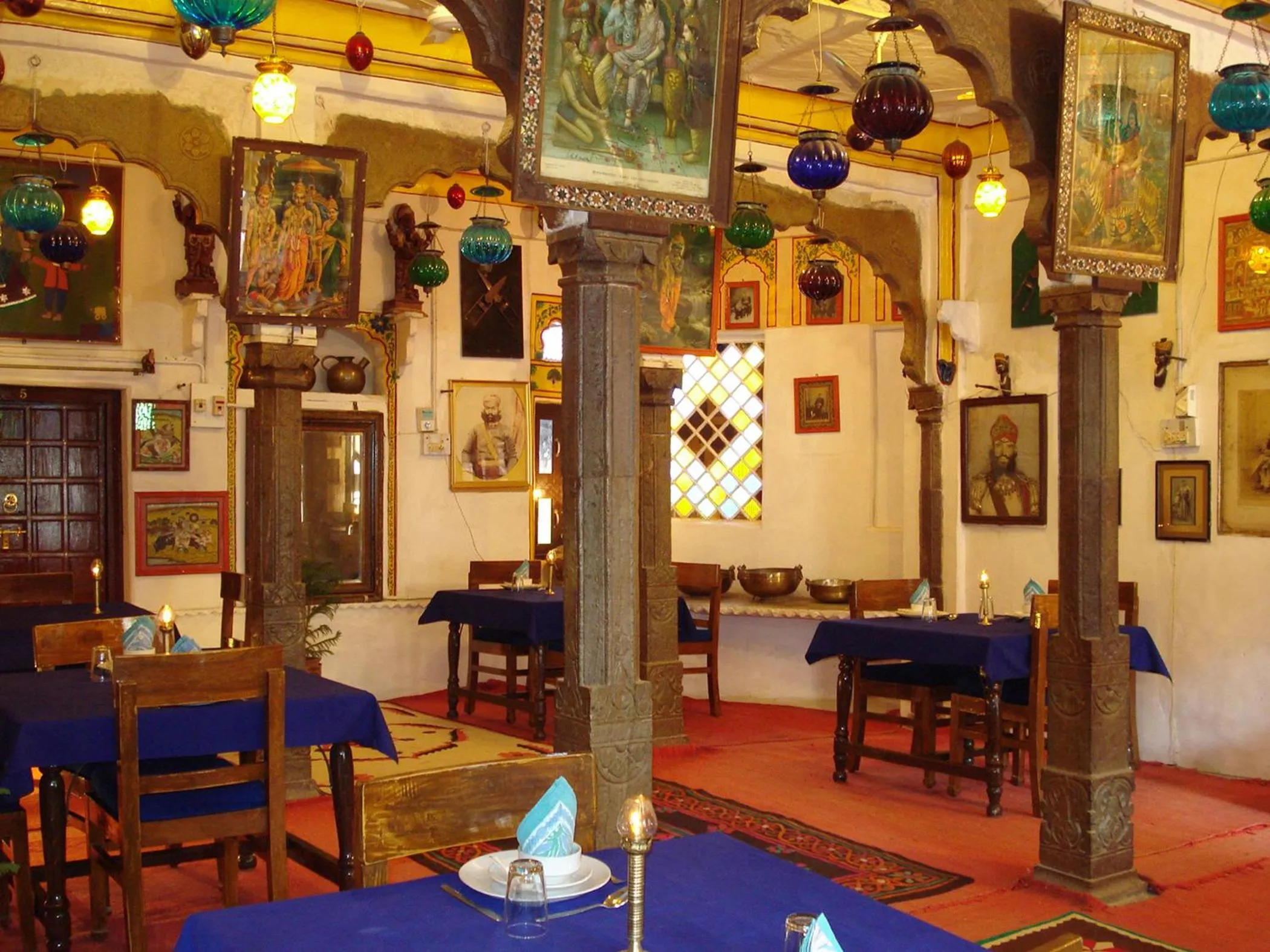 Restaurant/places to eat in Haveli Braj Bhushanjee Heritage Hotel and Museum