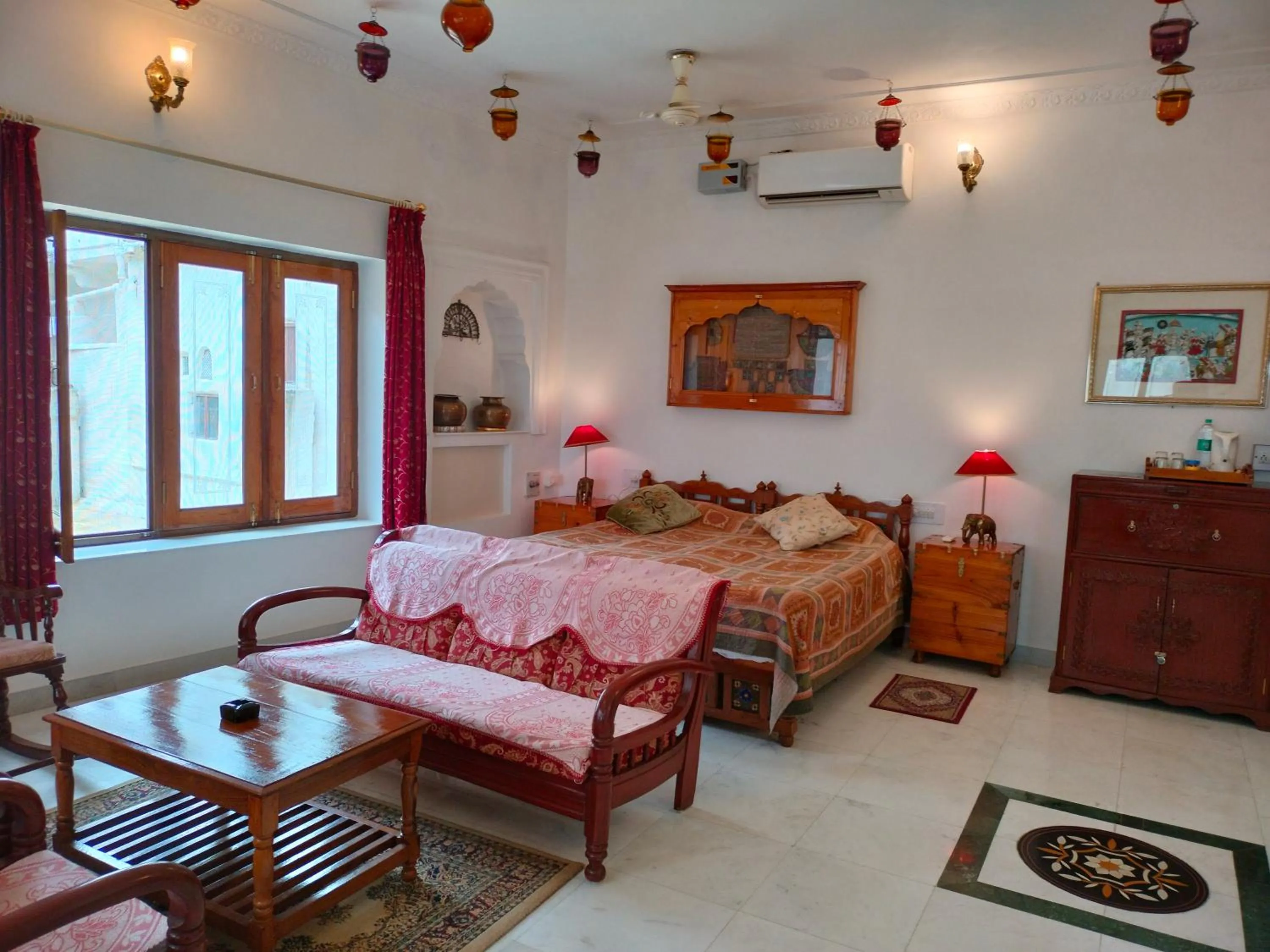 Property building, Bed in Haveli Braj Bhushanjee Heritage Hotel and Museum
