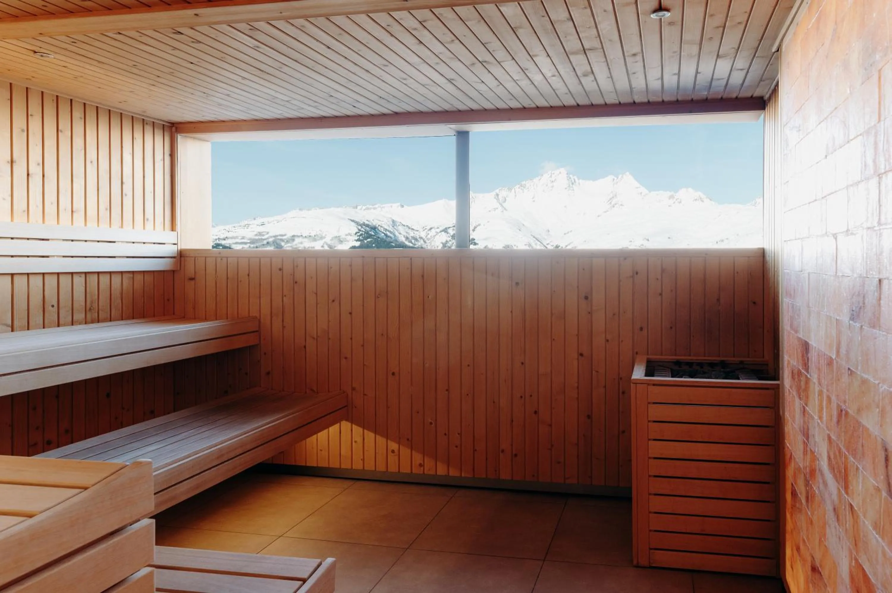 Sauna, Bed in La Cachette, Friendly Hotel & Spa