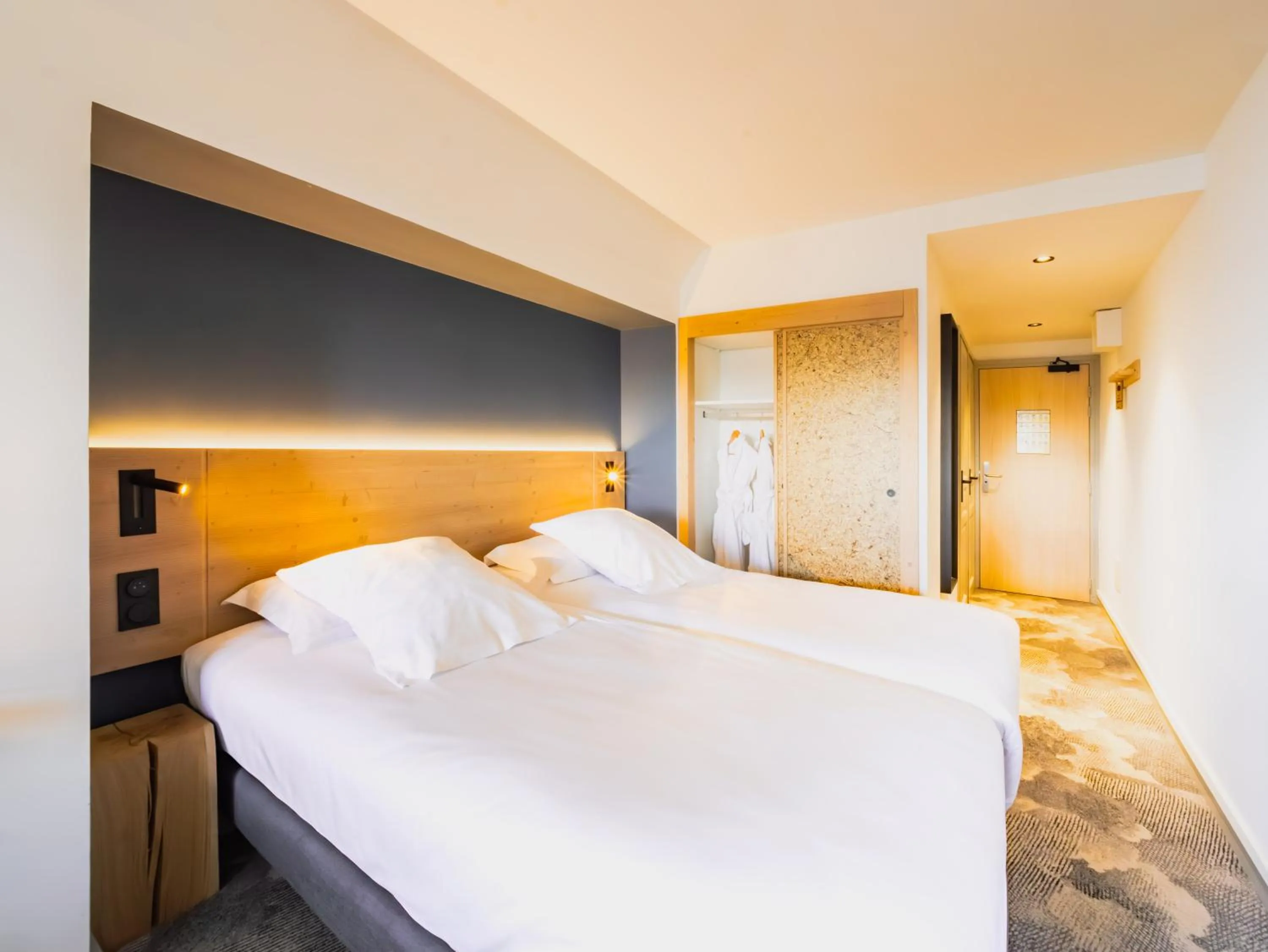 Bed in La Cachette, Friendly Hotel & Spa