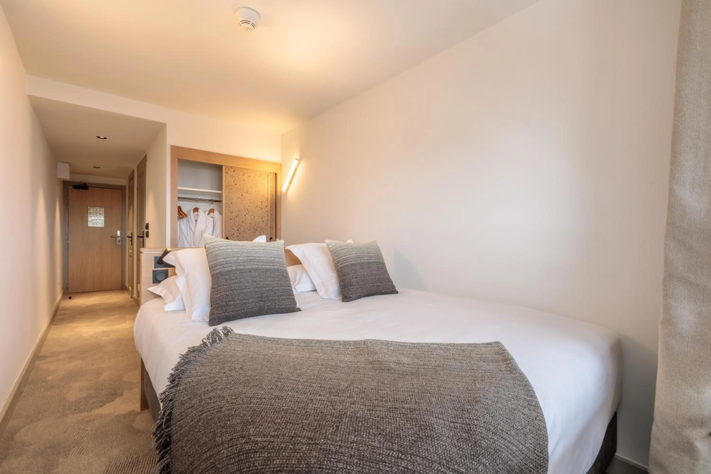 Bed in La Cachette, Friendly Hotel & Spa