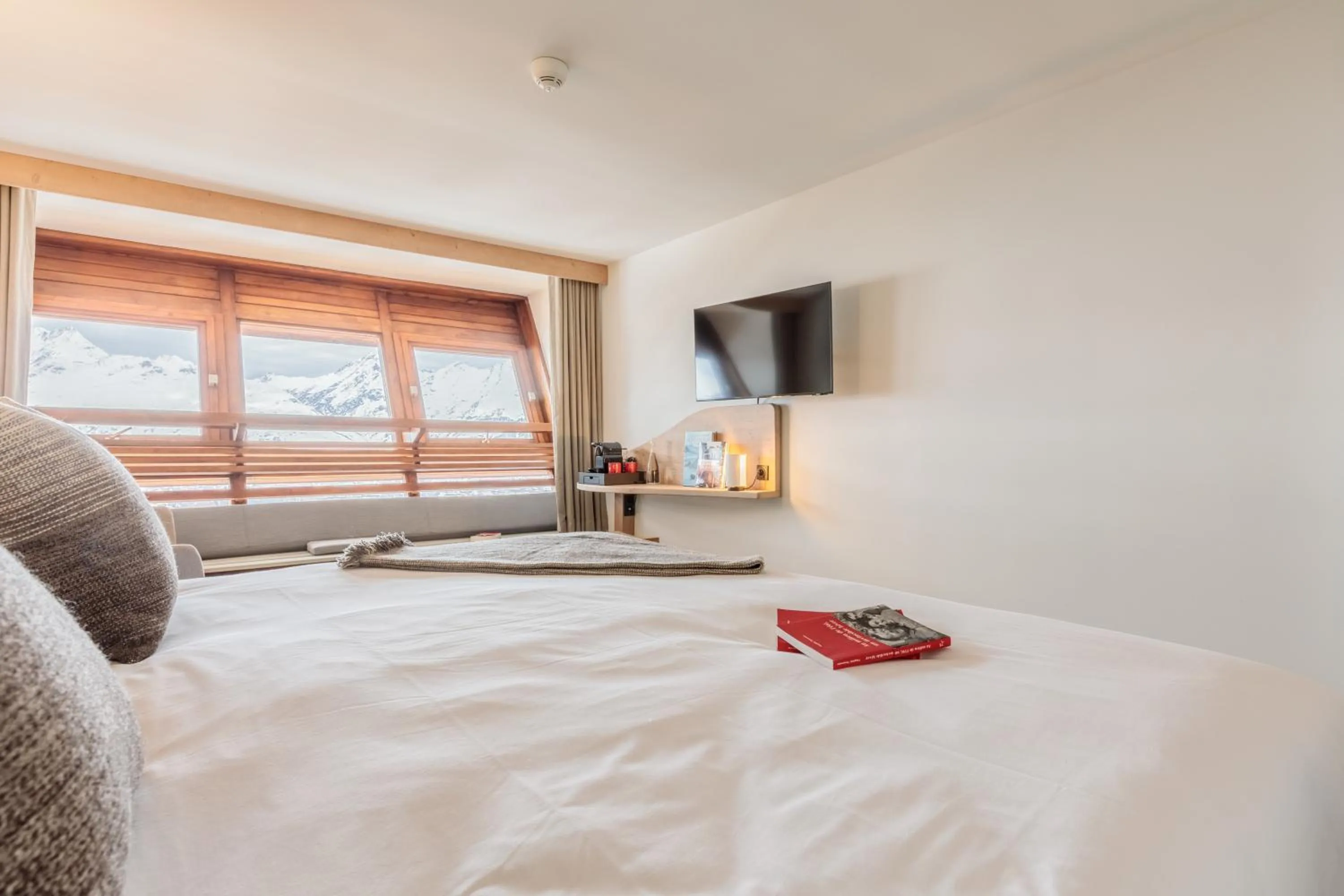 Bed in La Cachette, Friendly Hotel & Spa