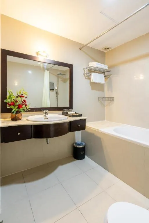 Toilet in La Bonita Hotel and Apartments