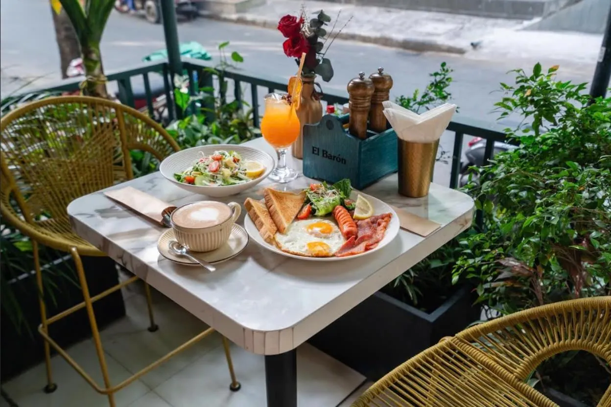 Continental breakfast in La Bonita Hotel and Apartments