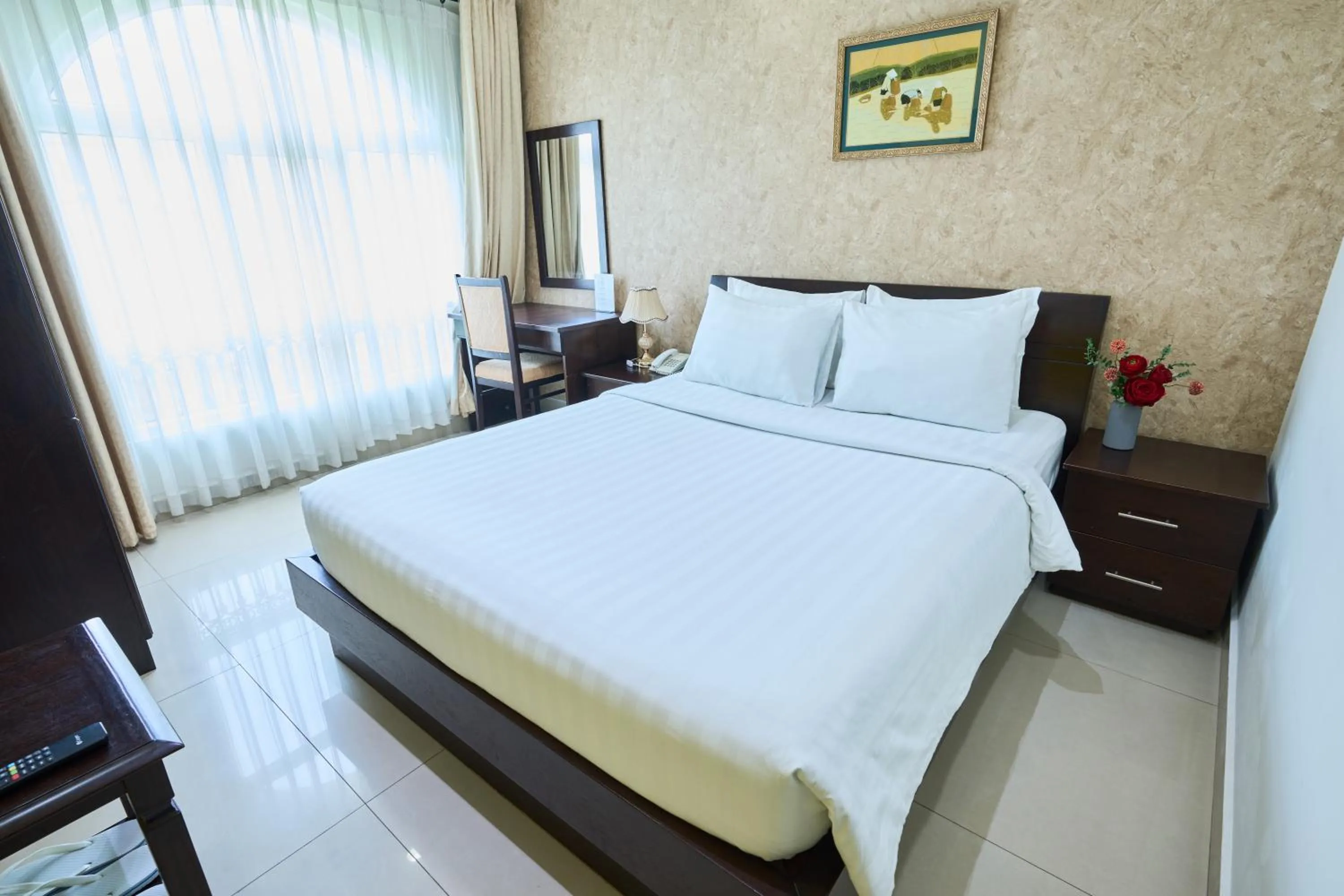 Bed in La Bonita Hotel and Apartments