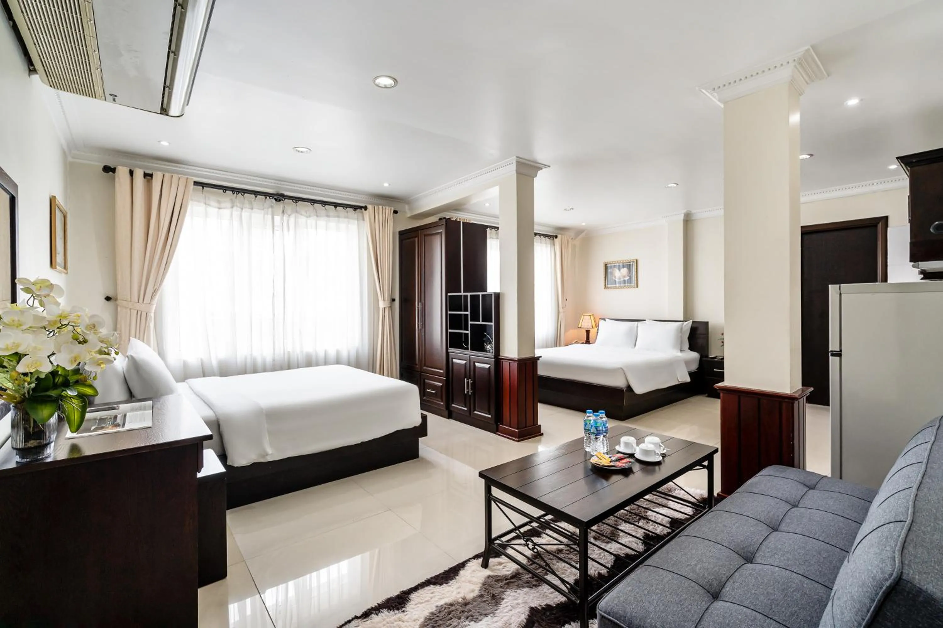 Bed in La Bonita Hotel and Apartments