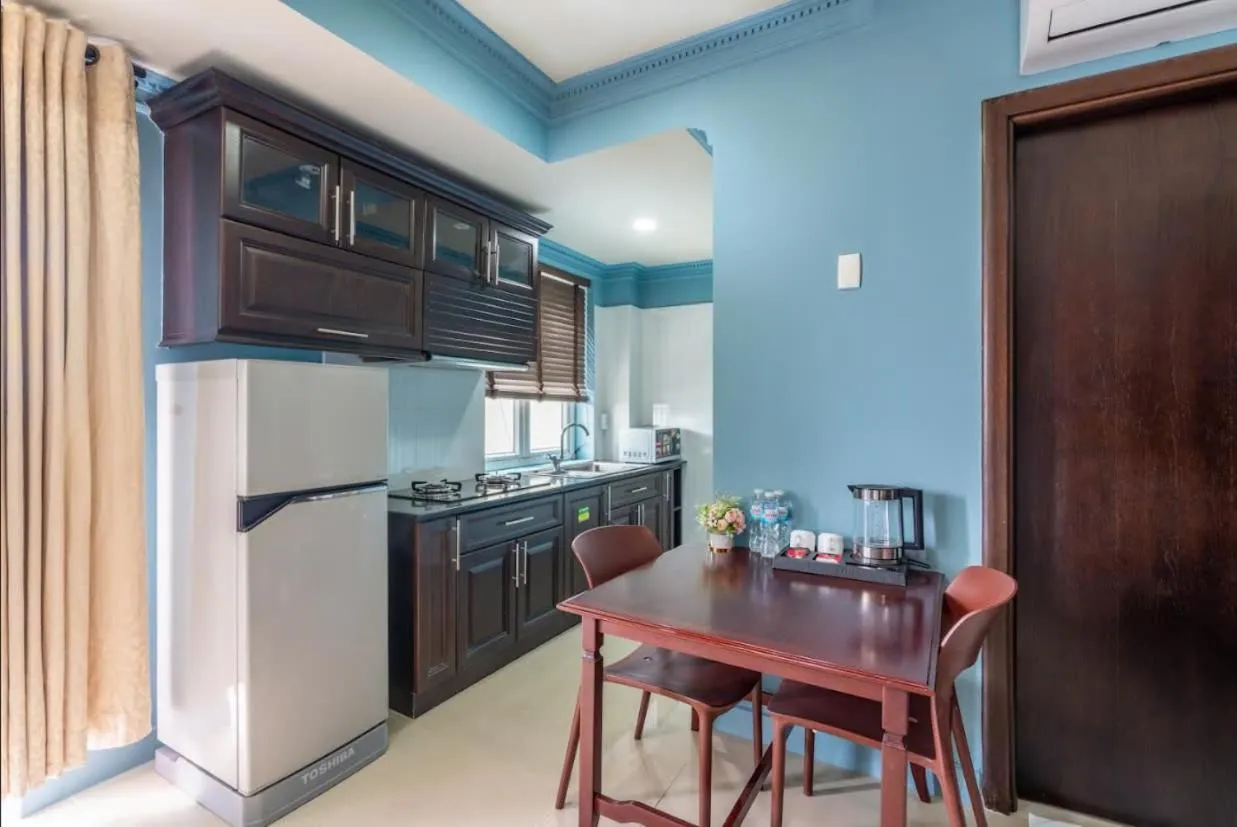 Kitchen or kitchenette in La Bonita Hotel and Apartments