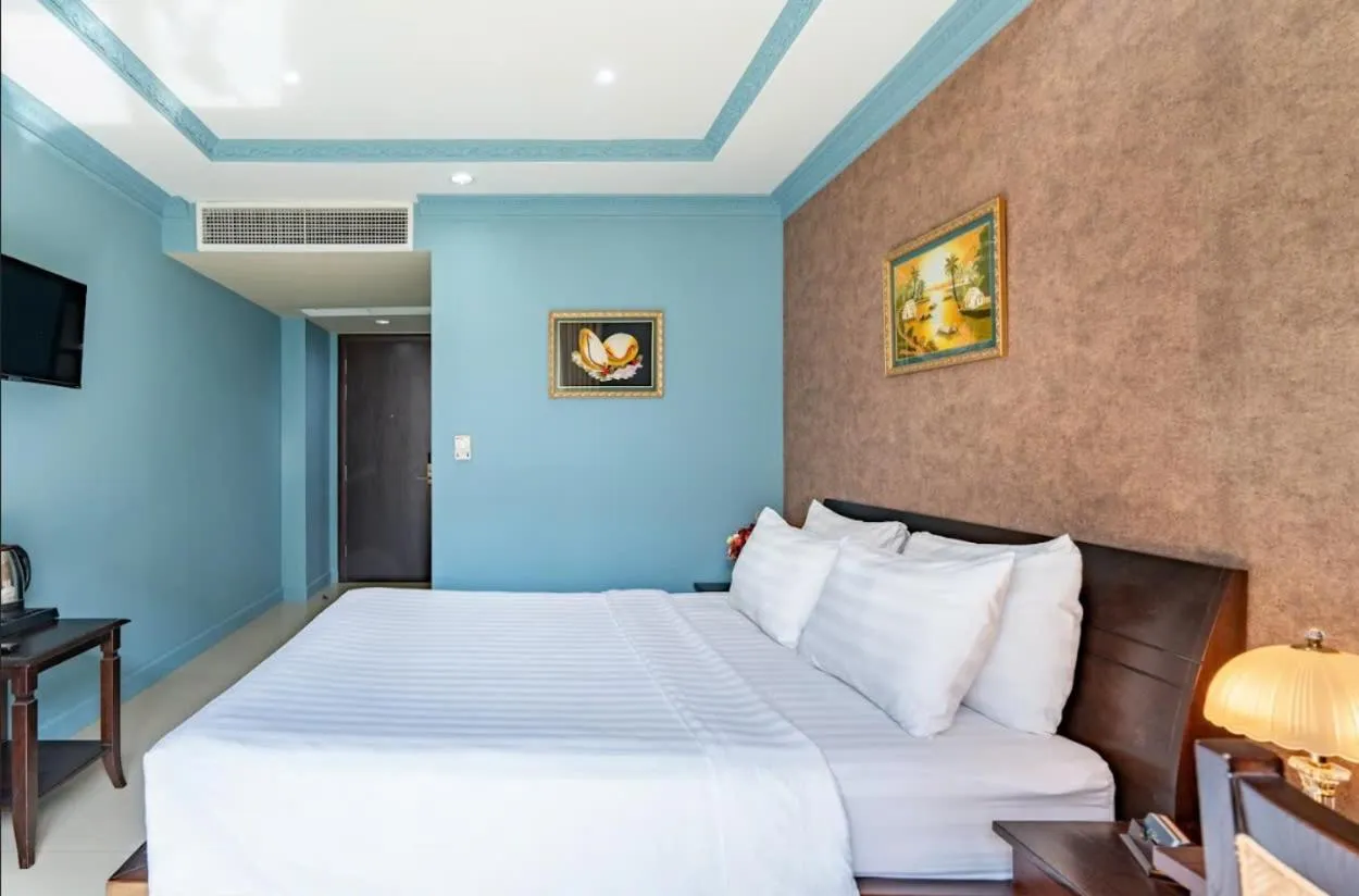 Bed in La Bonita Hotel and Apartments