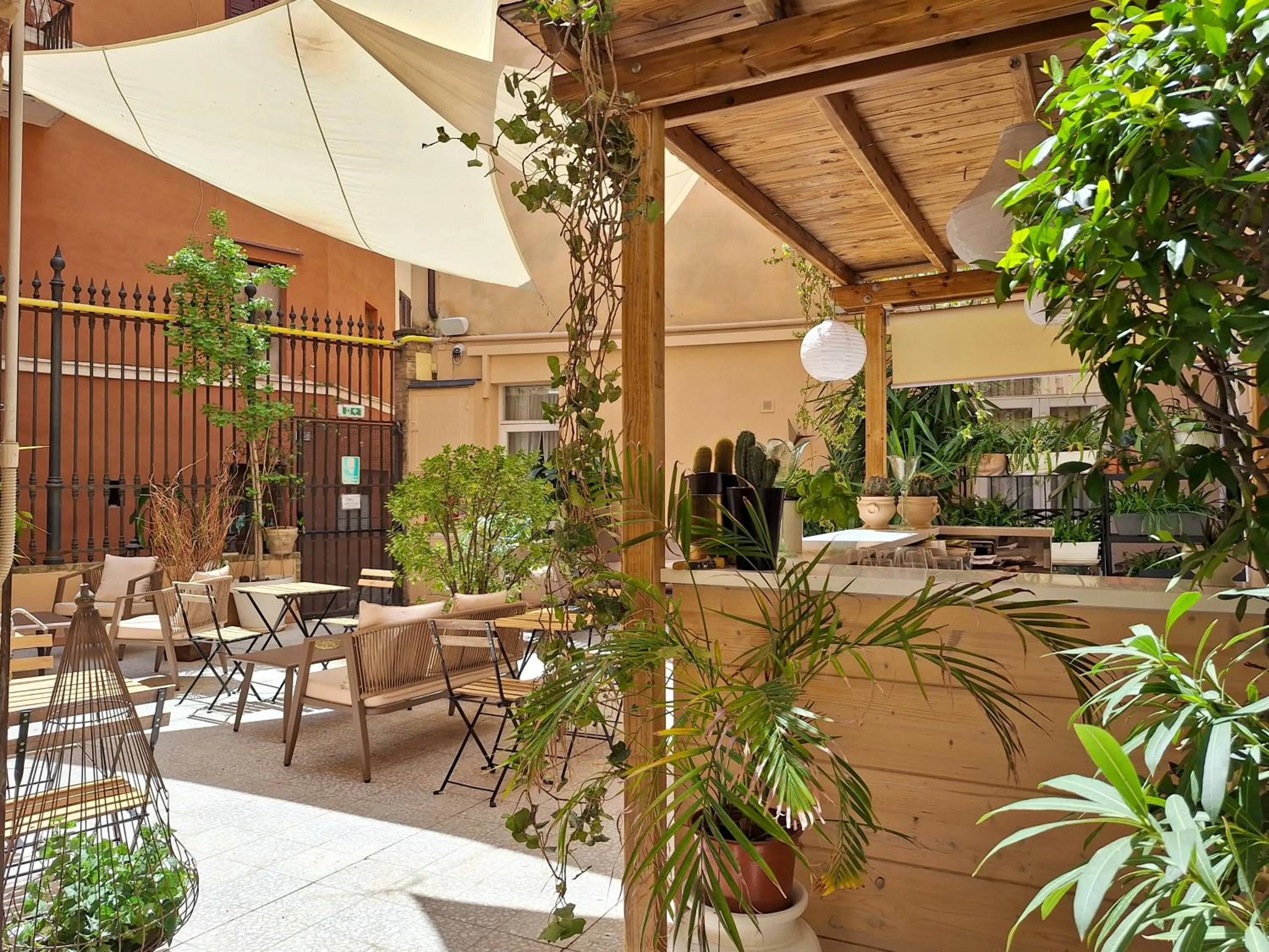 Patio in Hotel Lauri