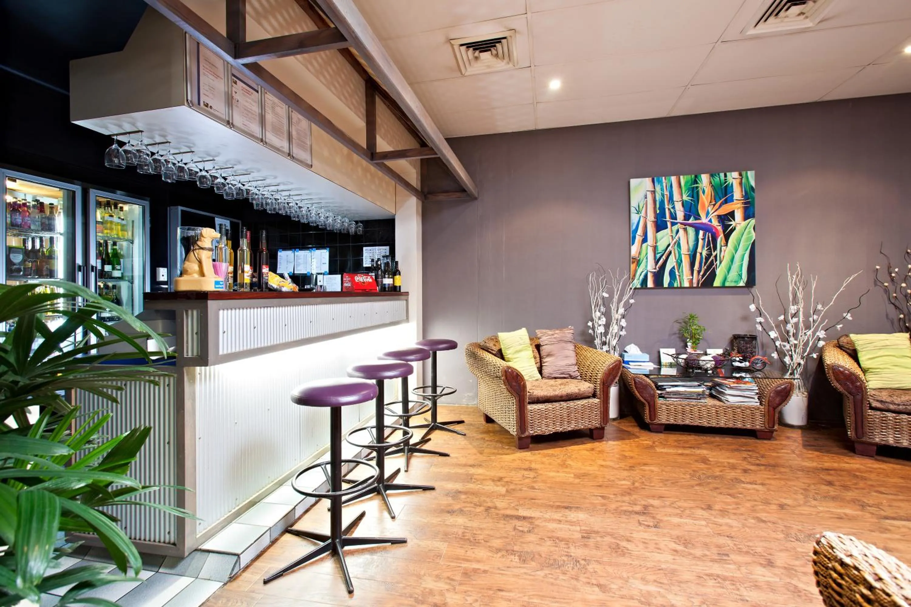 Drinks in Sarina Motor Inn