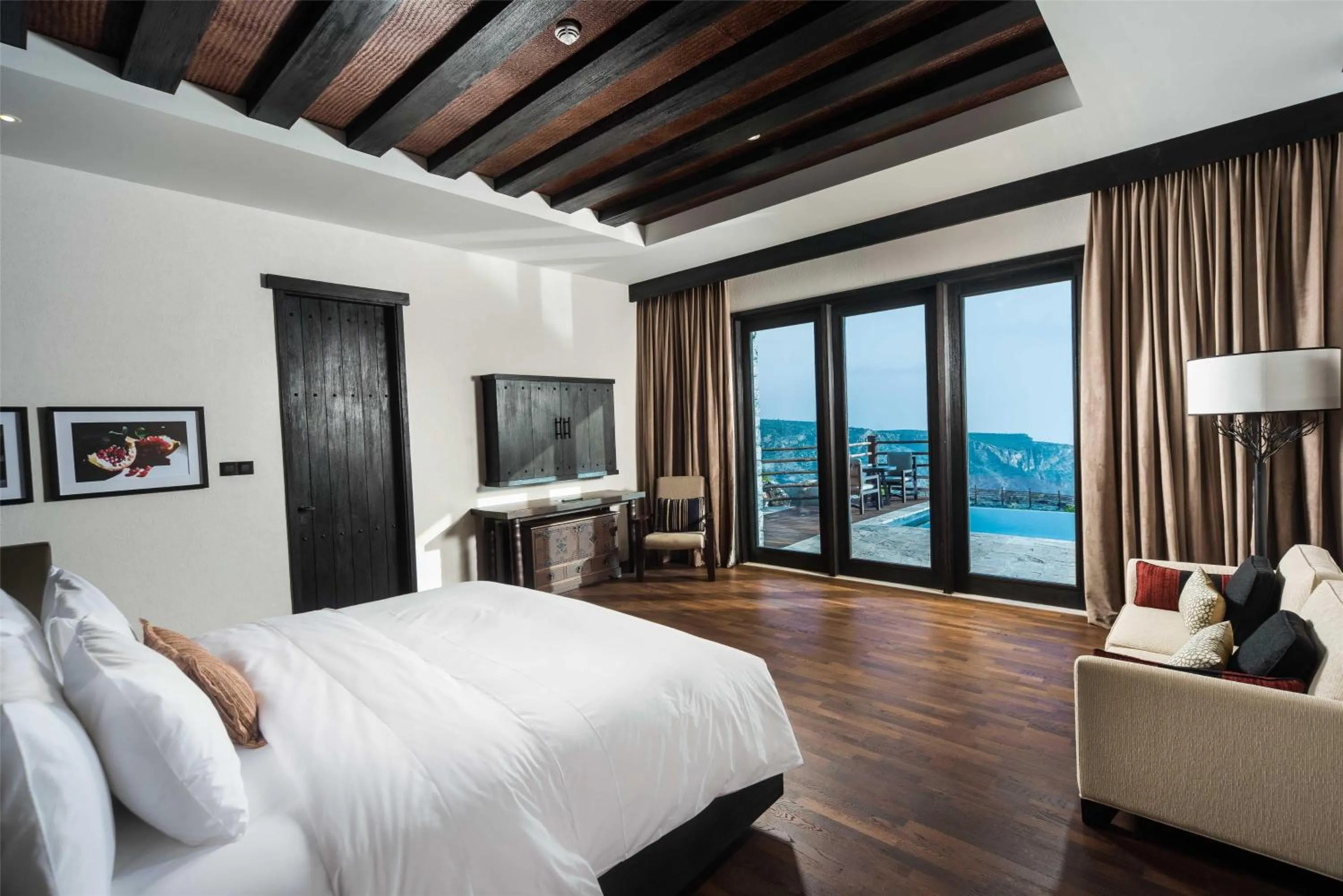 Photo of the whole room, Bed in Alila Jabal Akhdar