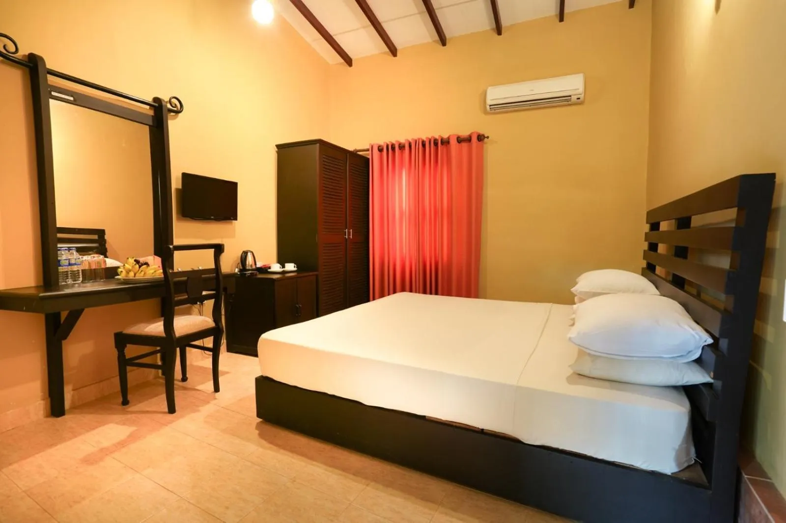 Bedroom, Bed in Lavendish Country Resort