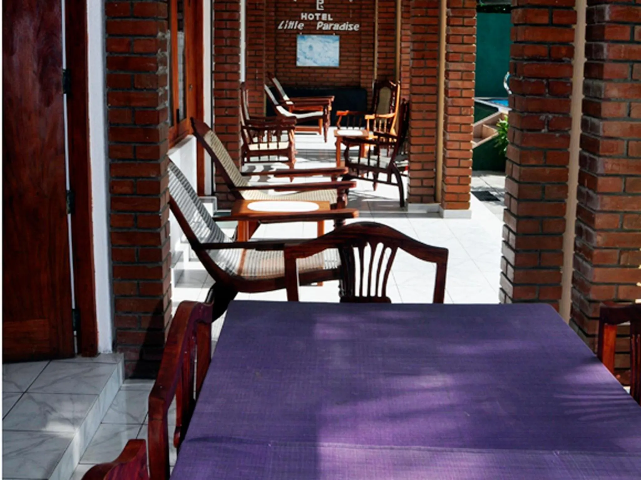 Restaurant/places to eat in Little Paradise