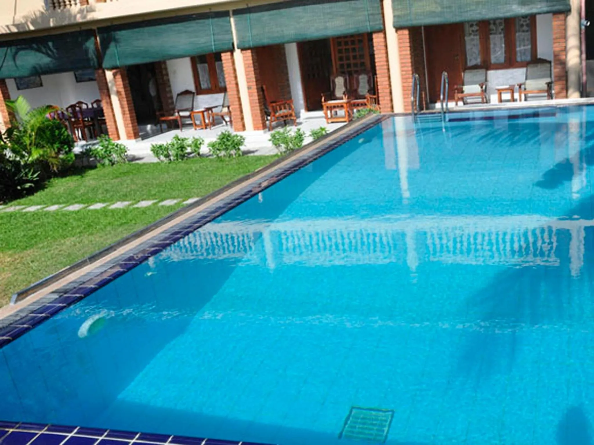 Swimming pool in Little Paradise