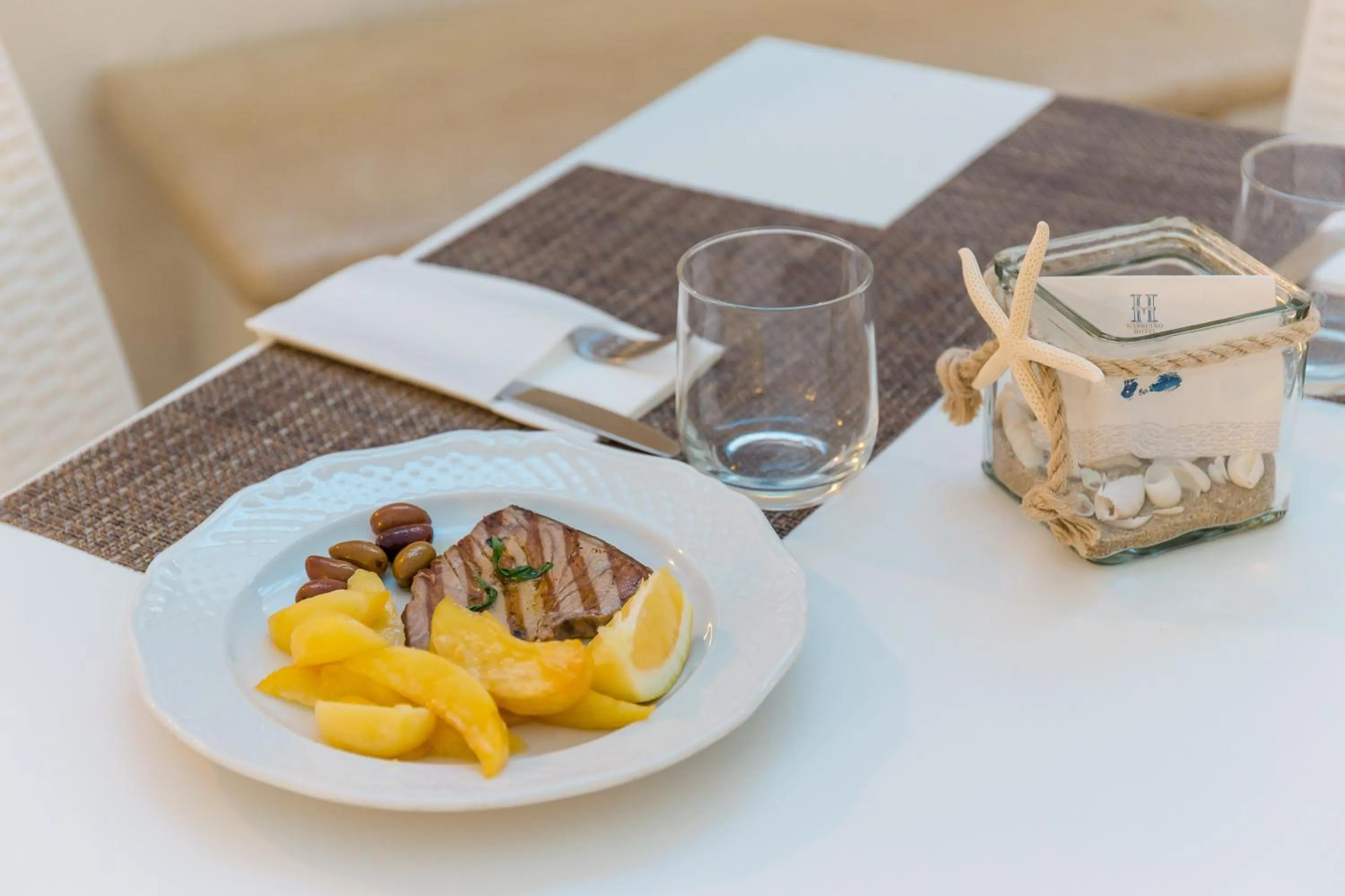 Restaurant/places to eat in Nicolaus Prime Il Gabbiano Hotel