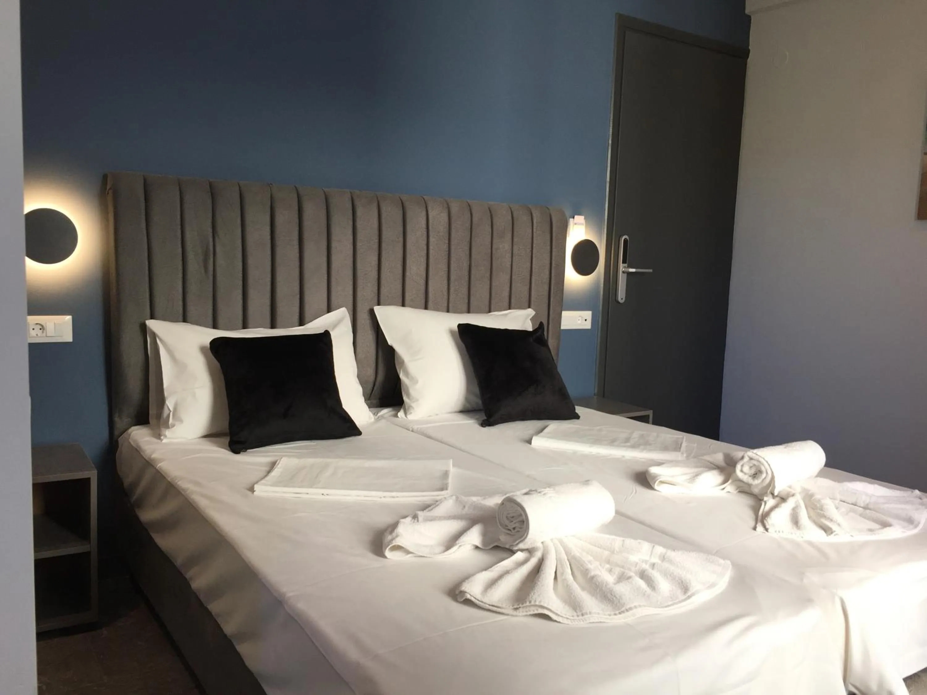 Bed in City Pearl Hotel