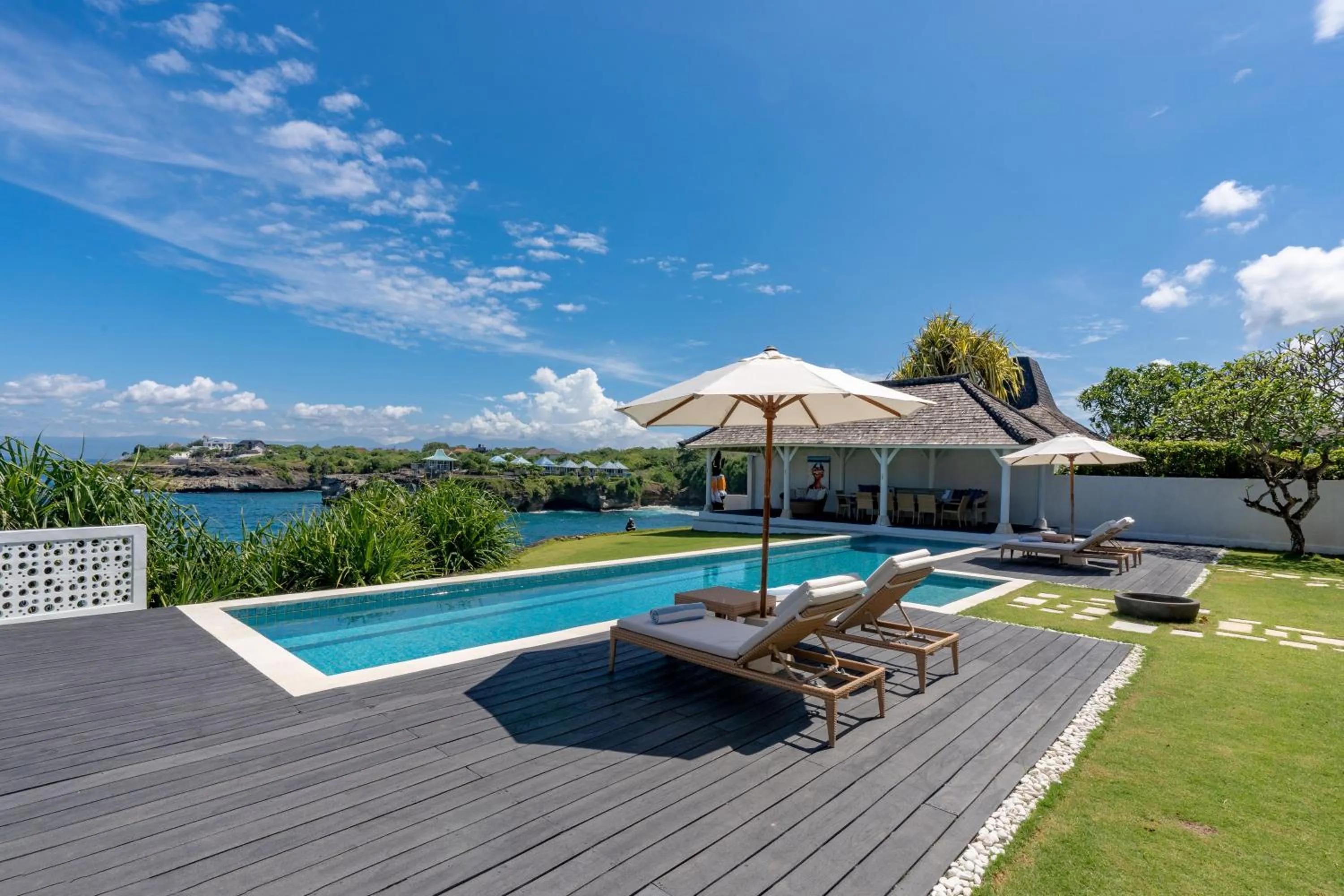 Swimming pool in Casa del Mar