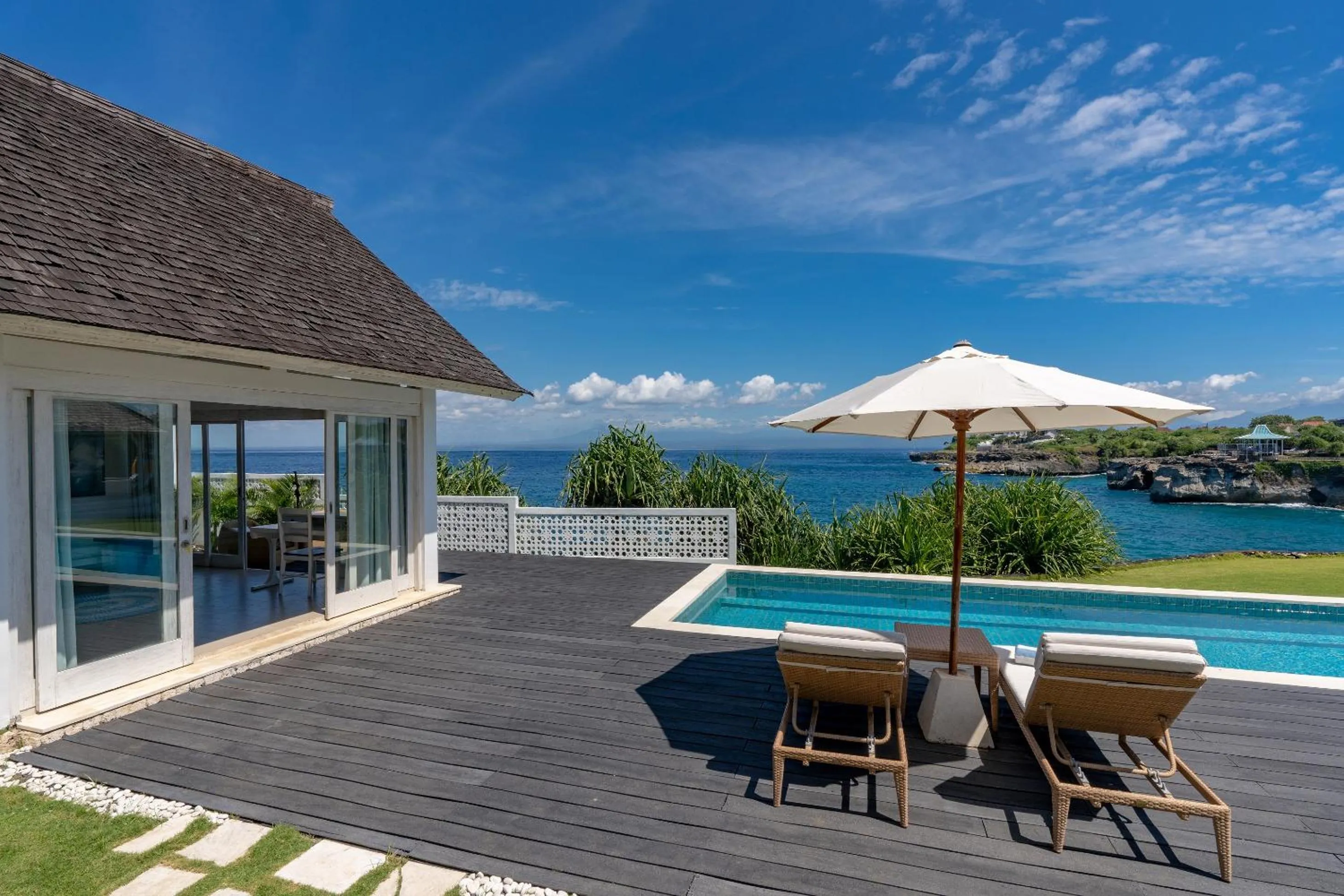 Property building in Casa del Mar